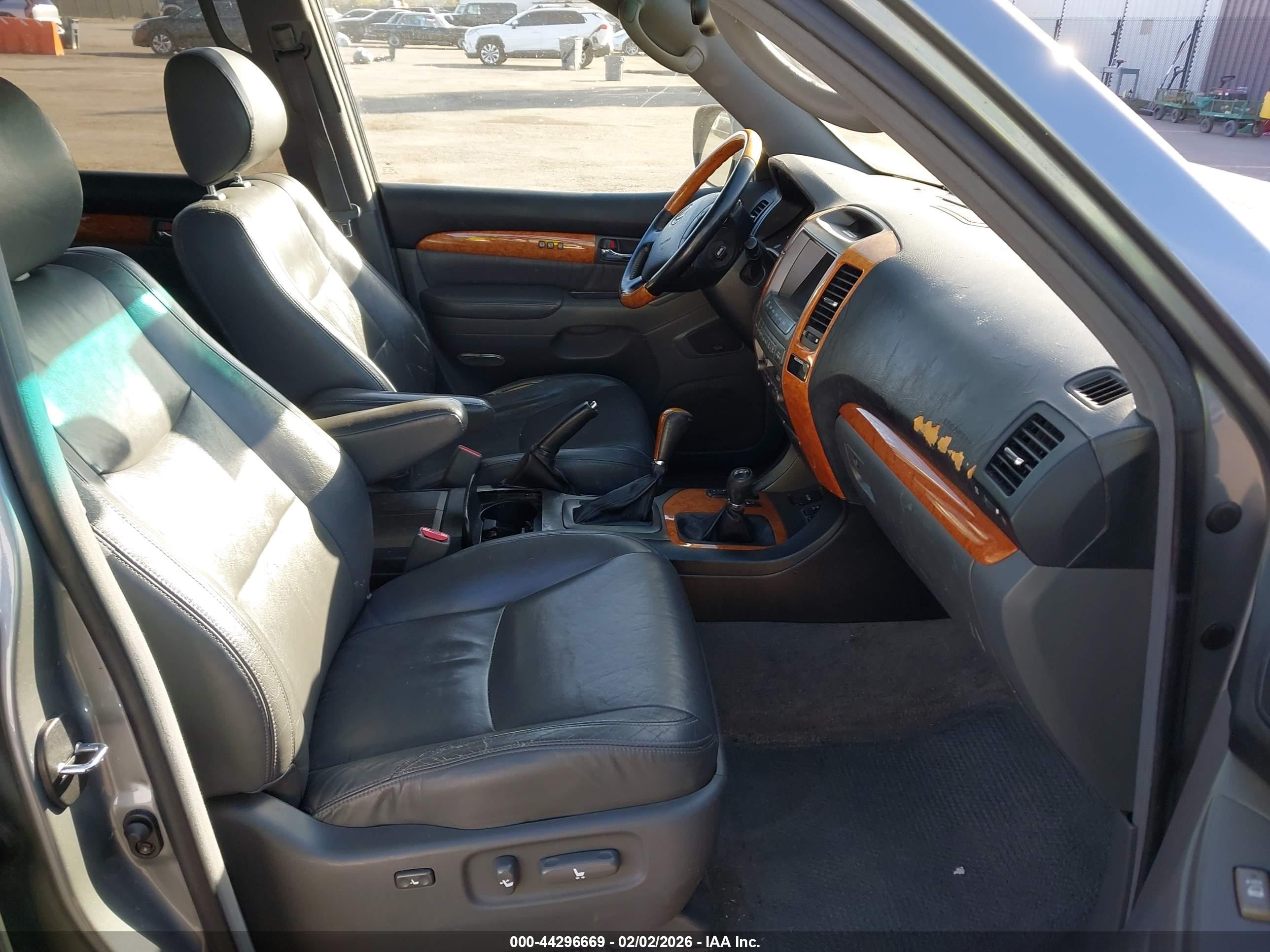 LEXUS GX image 5