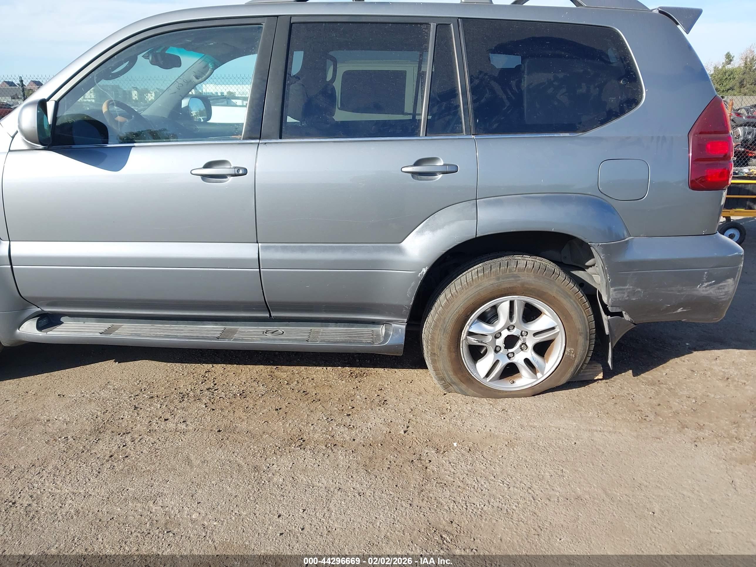 LEXUS GX image 6