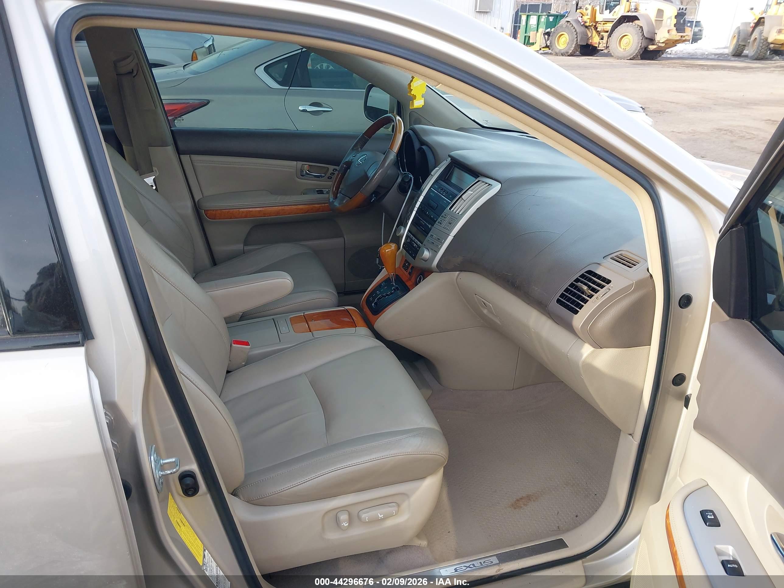 LEXUS RX image 5