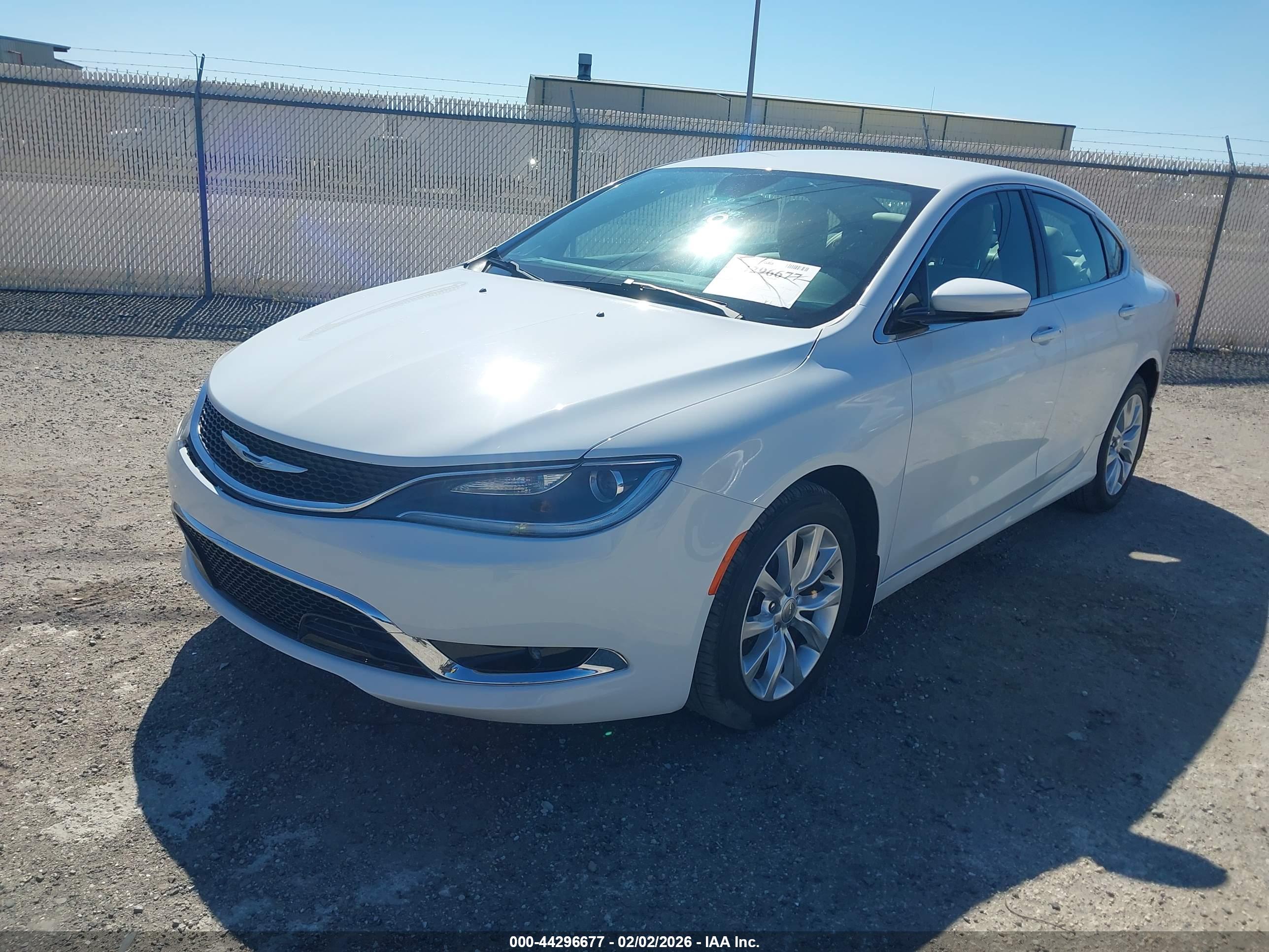 CHRYSLER 200 image 2