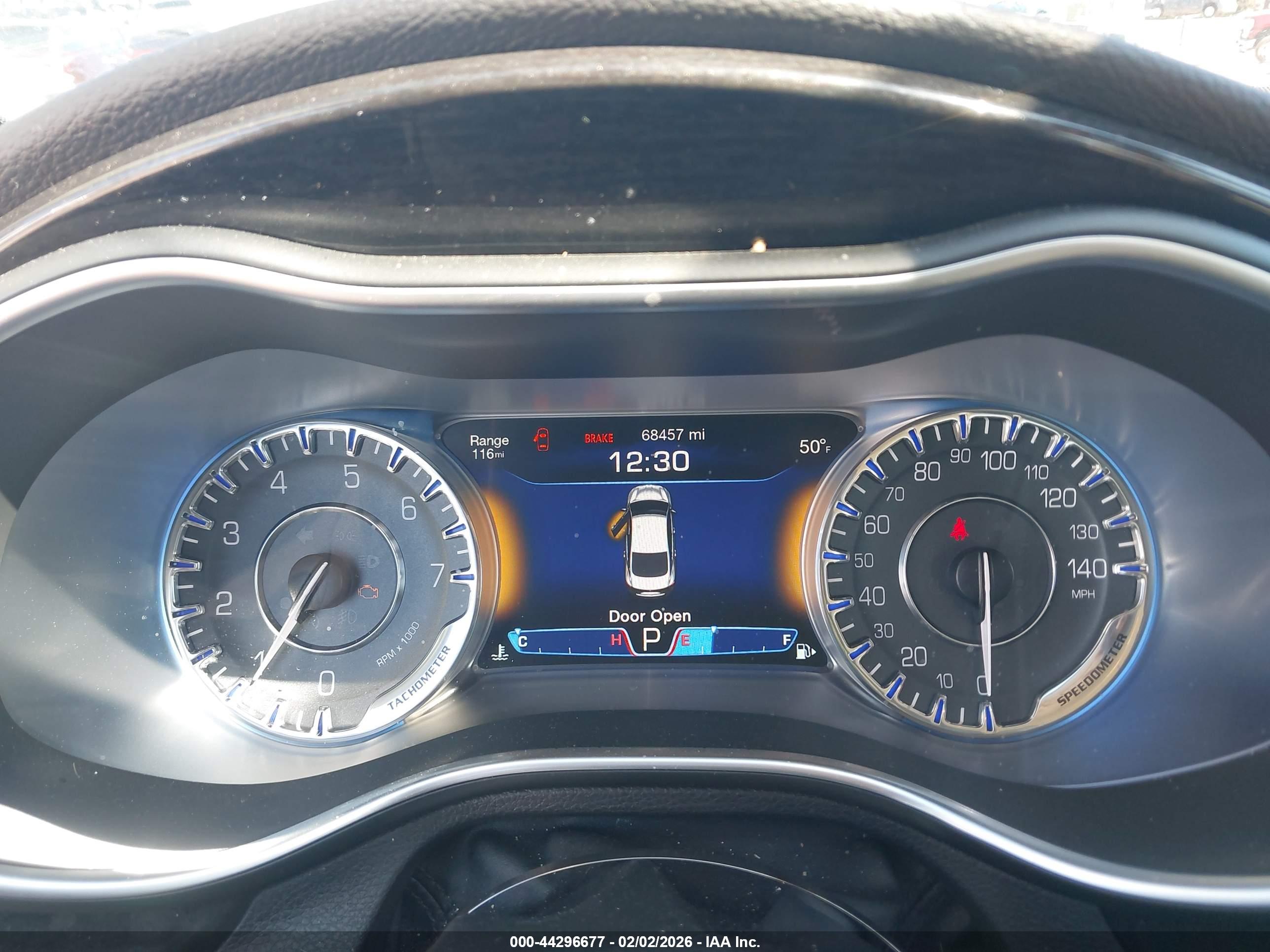 CHRYSLER 200 image 7