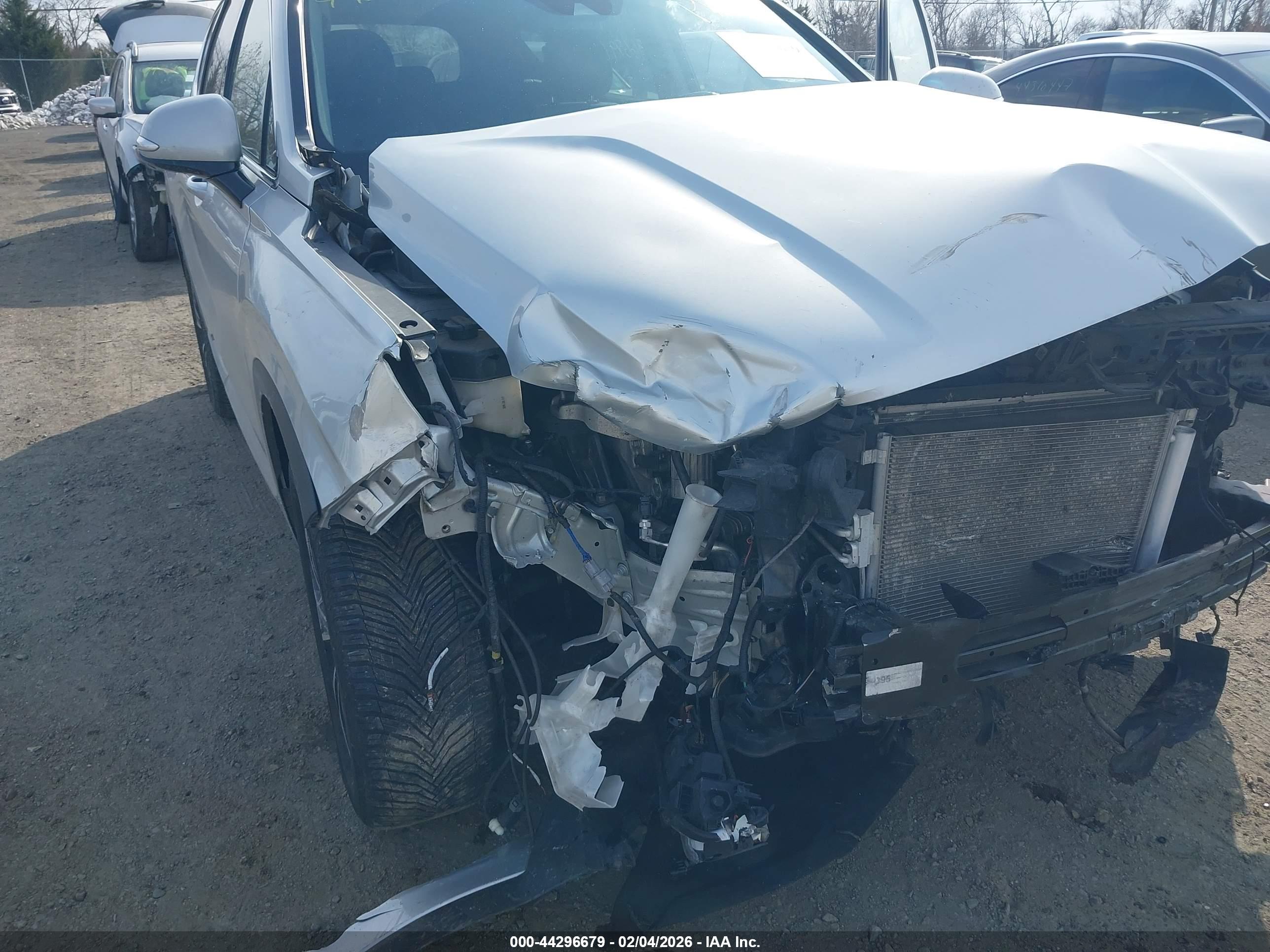 HYUNDAI SANTA image 6