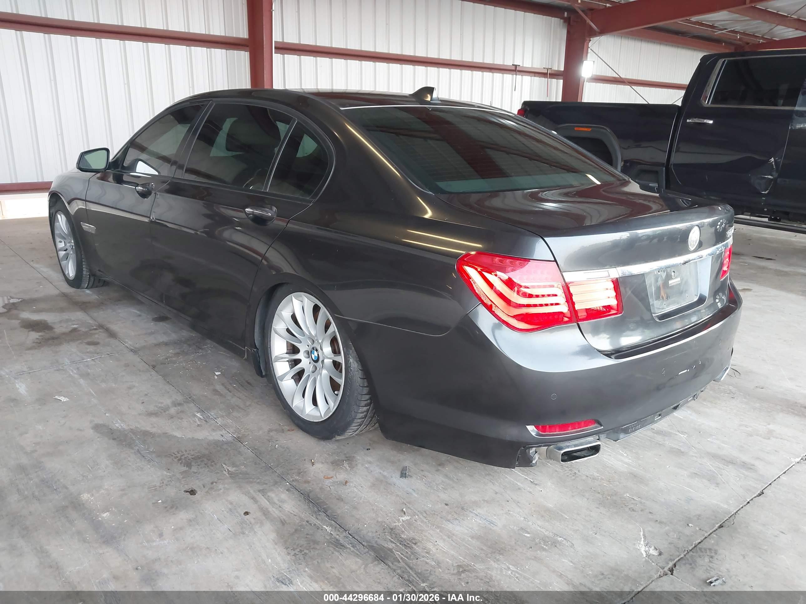 BMW 750LI image 3