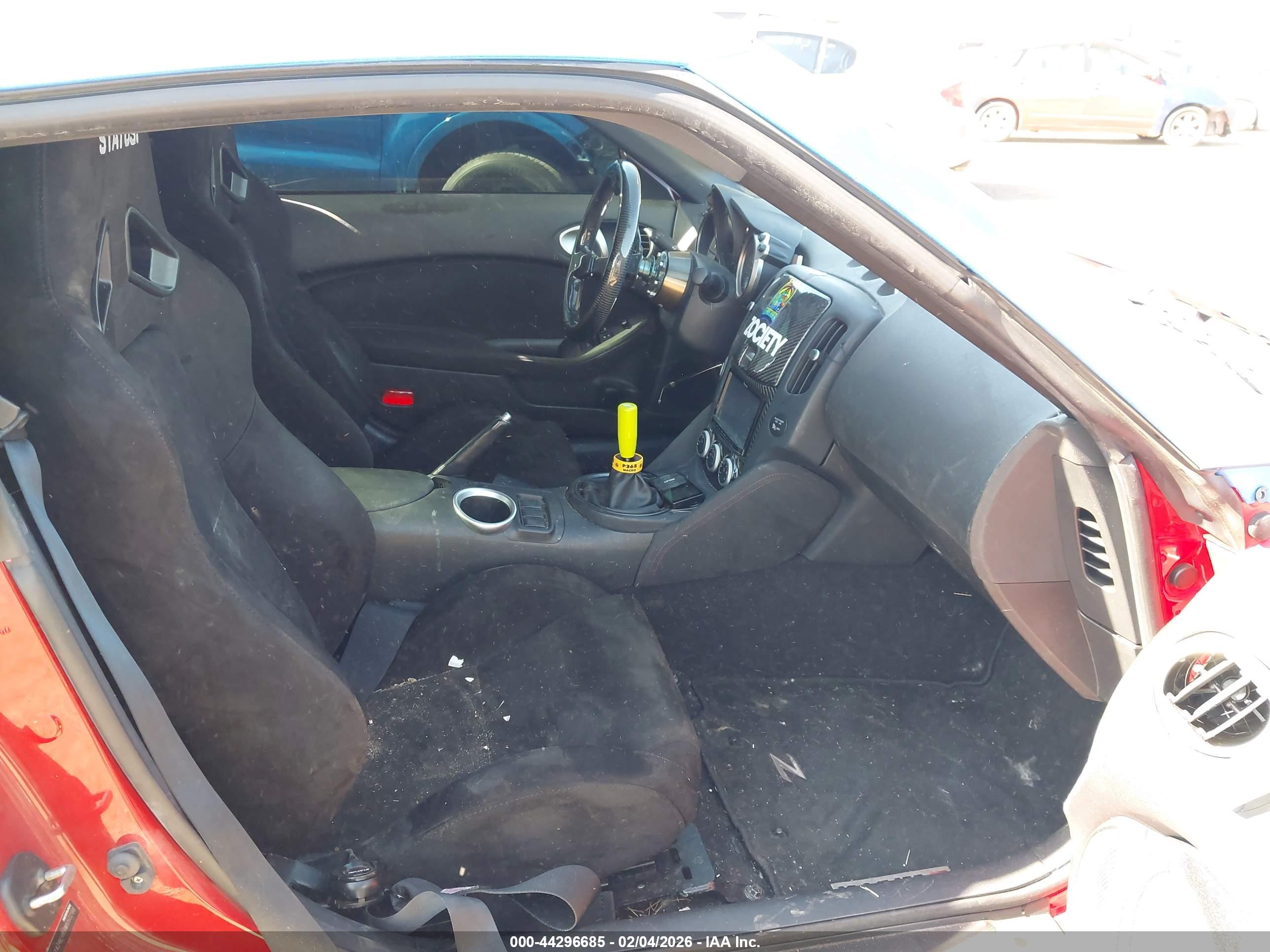 NISSAN 370Z image 8