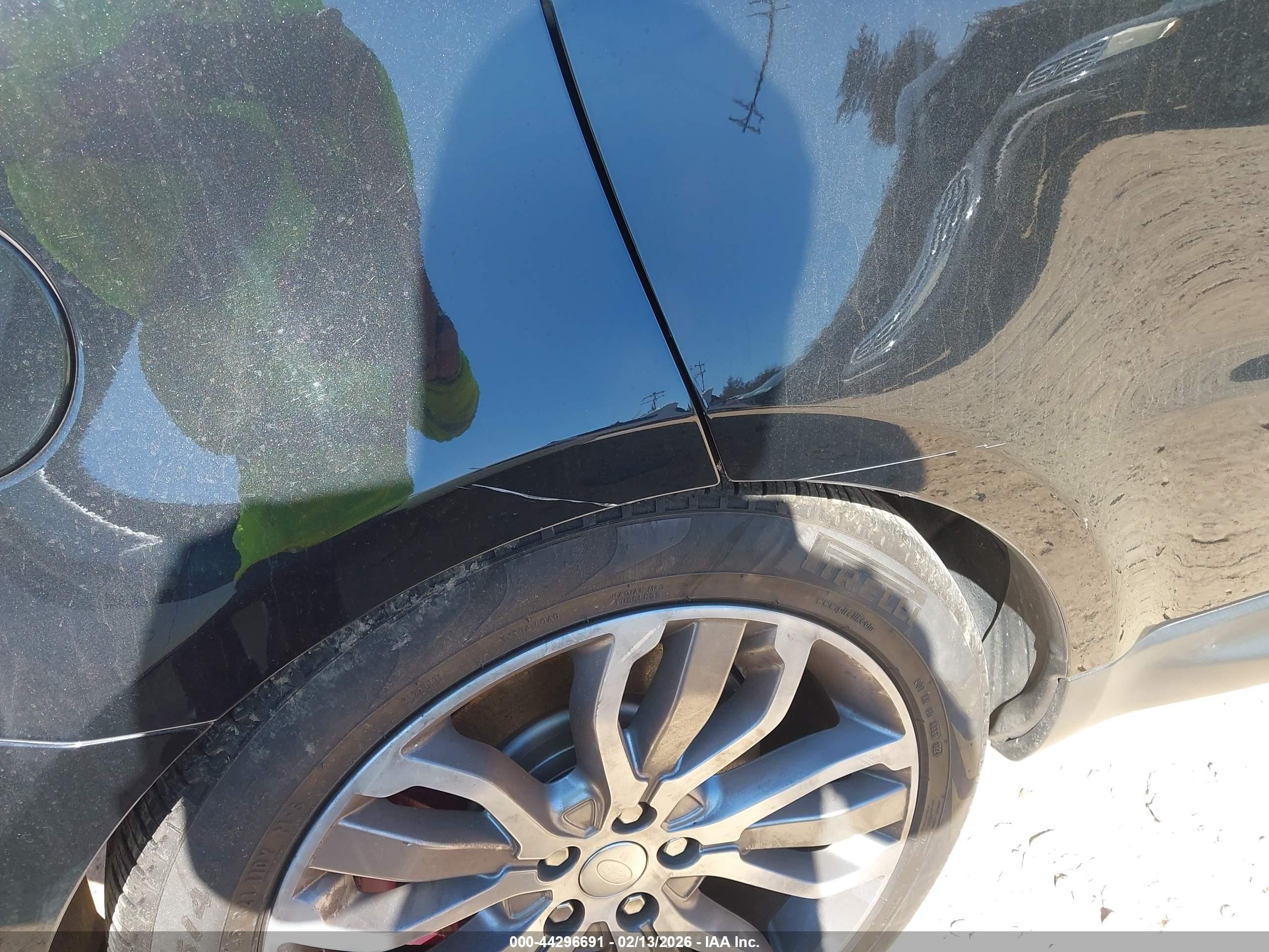 LAND ROVER image 6