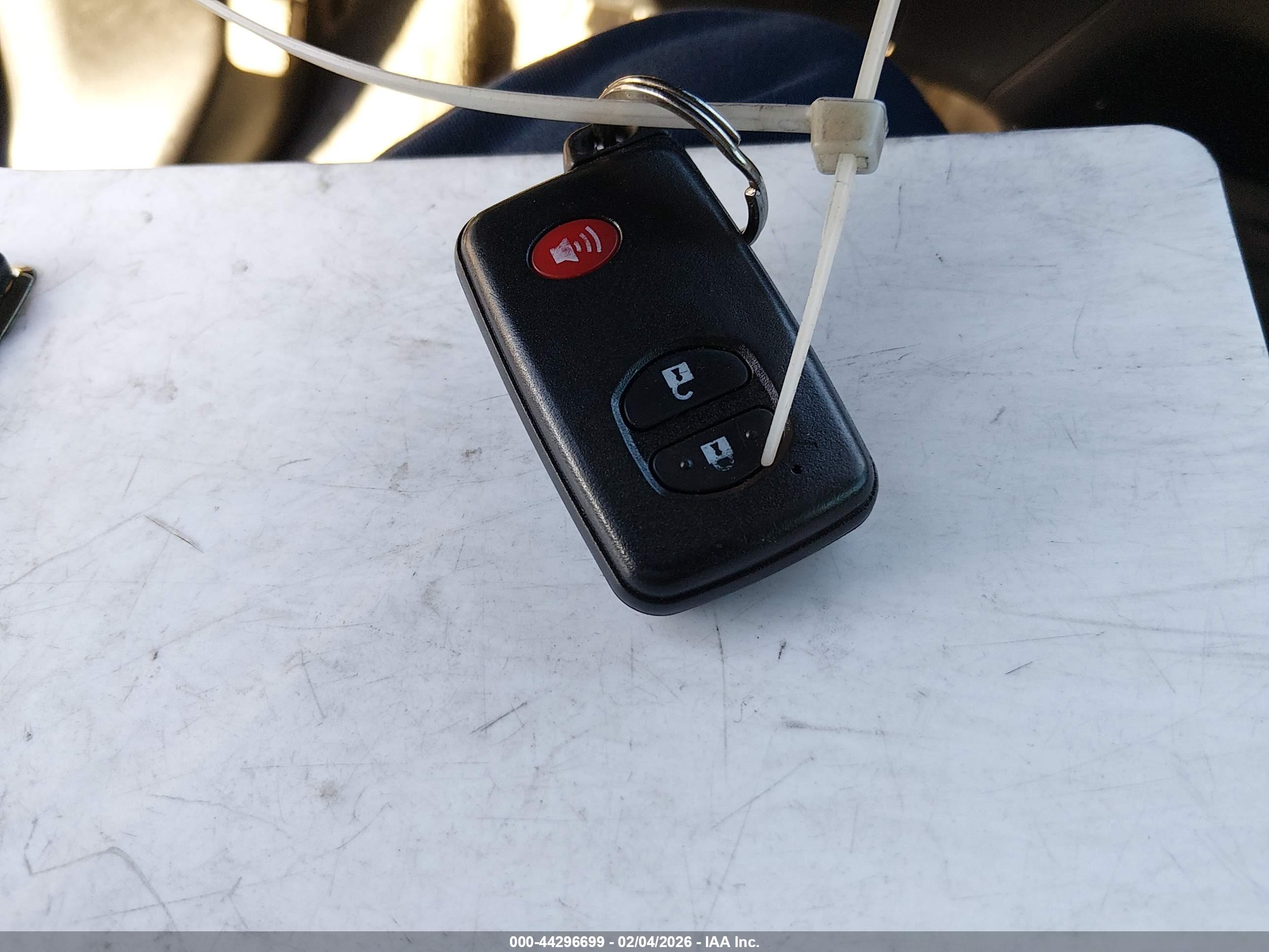 TOYOTA PRIUS image 11