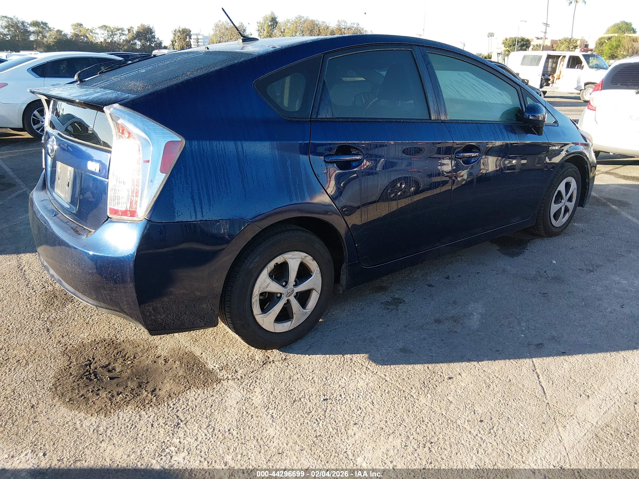 TOYOTA PRIUS image 4