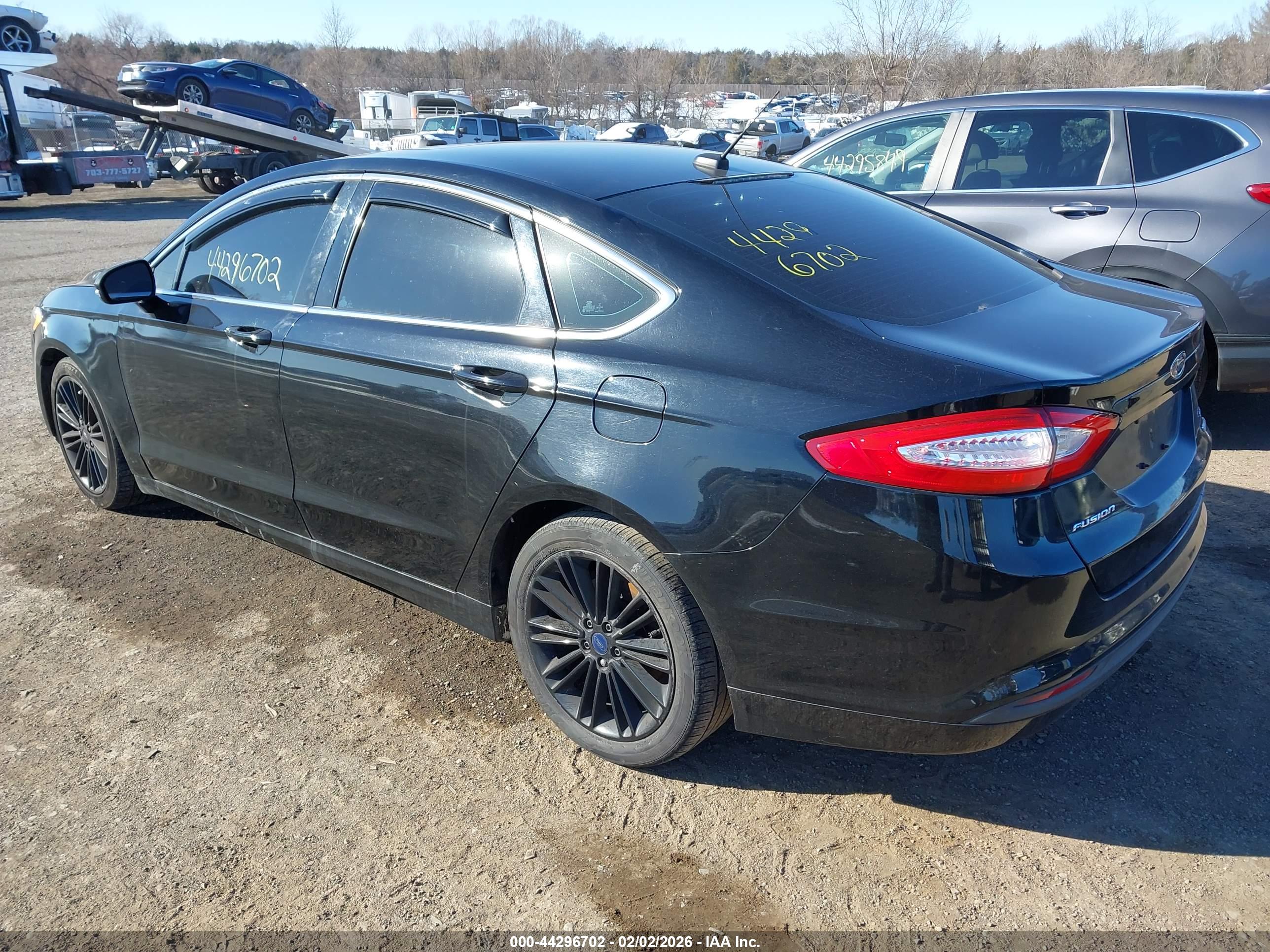 FORD FUSION image 3