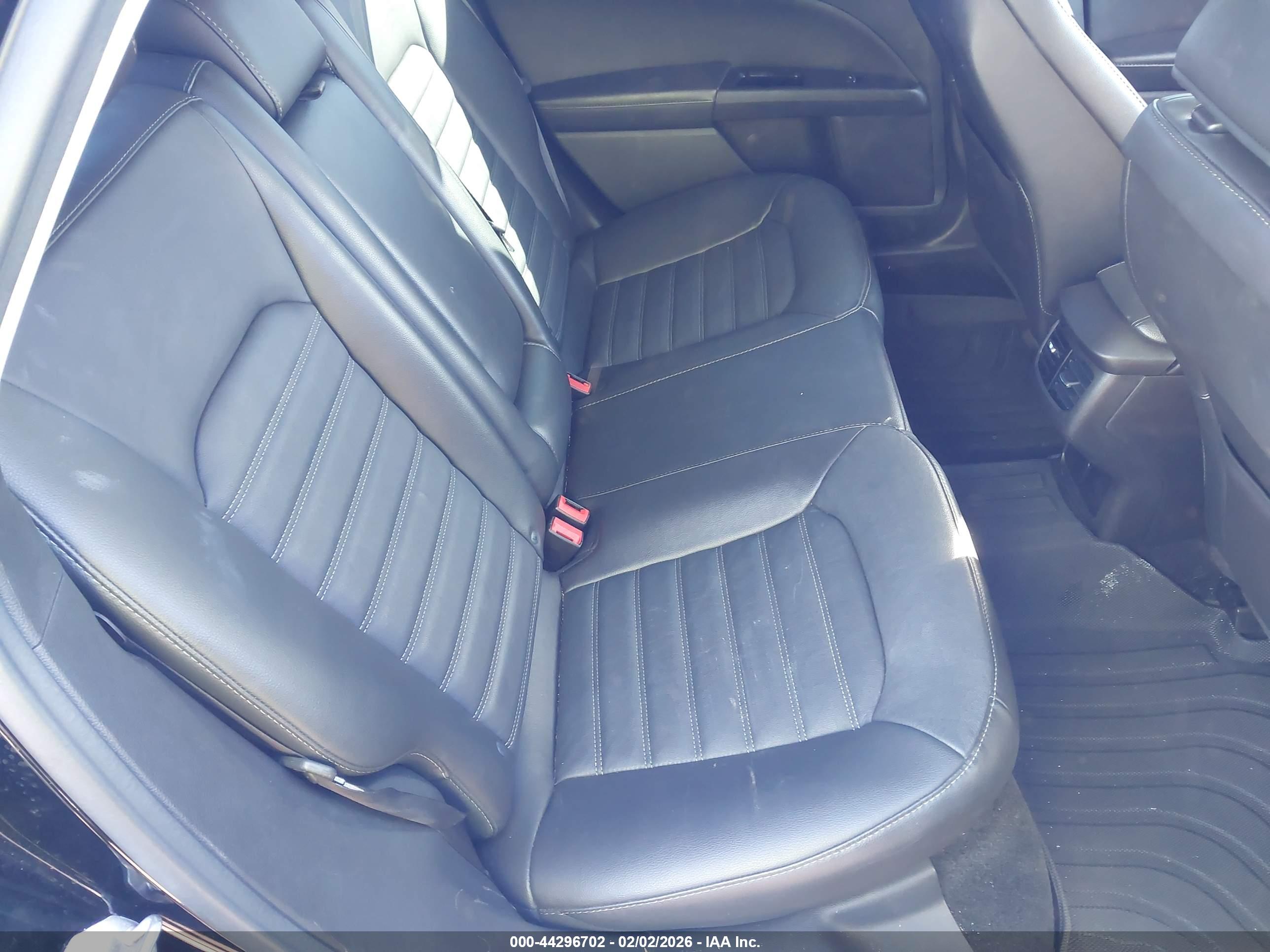 FORD FUSION image 8