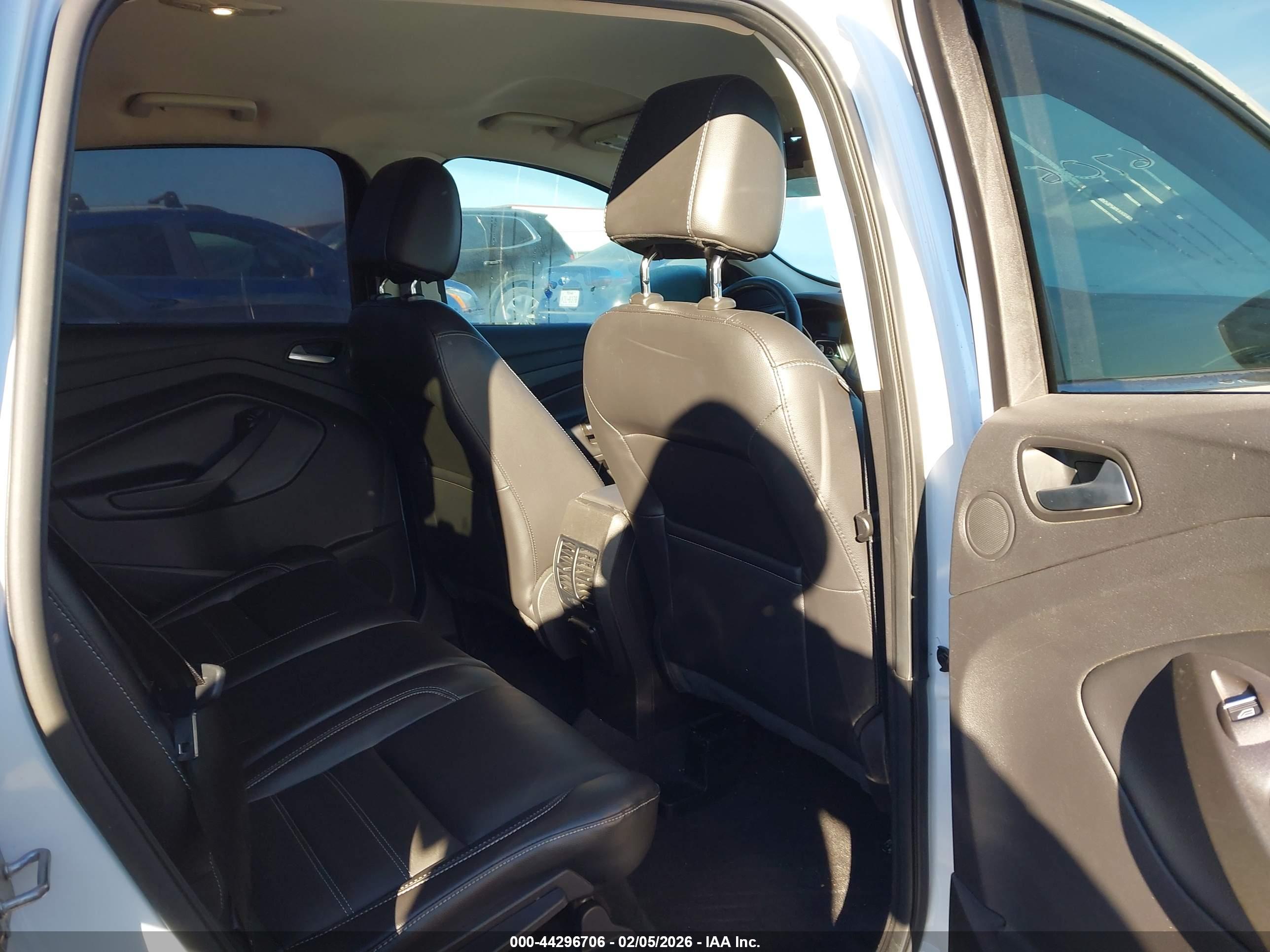 FORD ESCAPE image 8