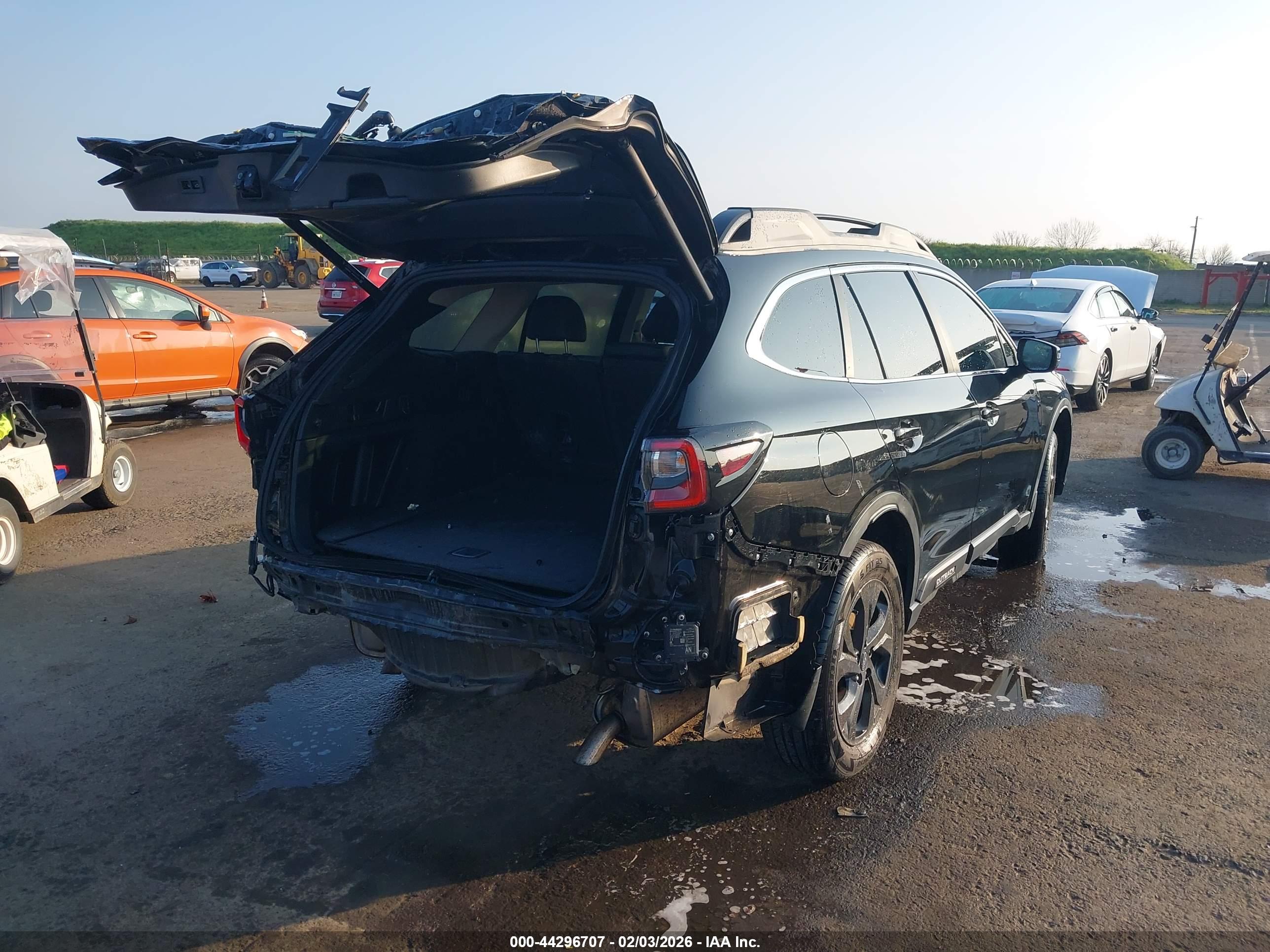 SUBARU OUTBACK image 4