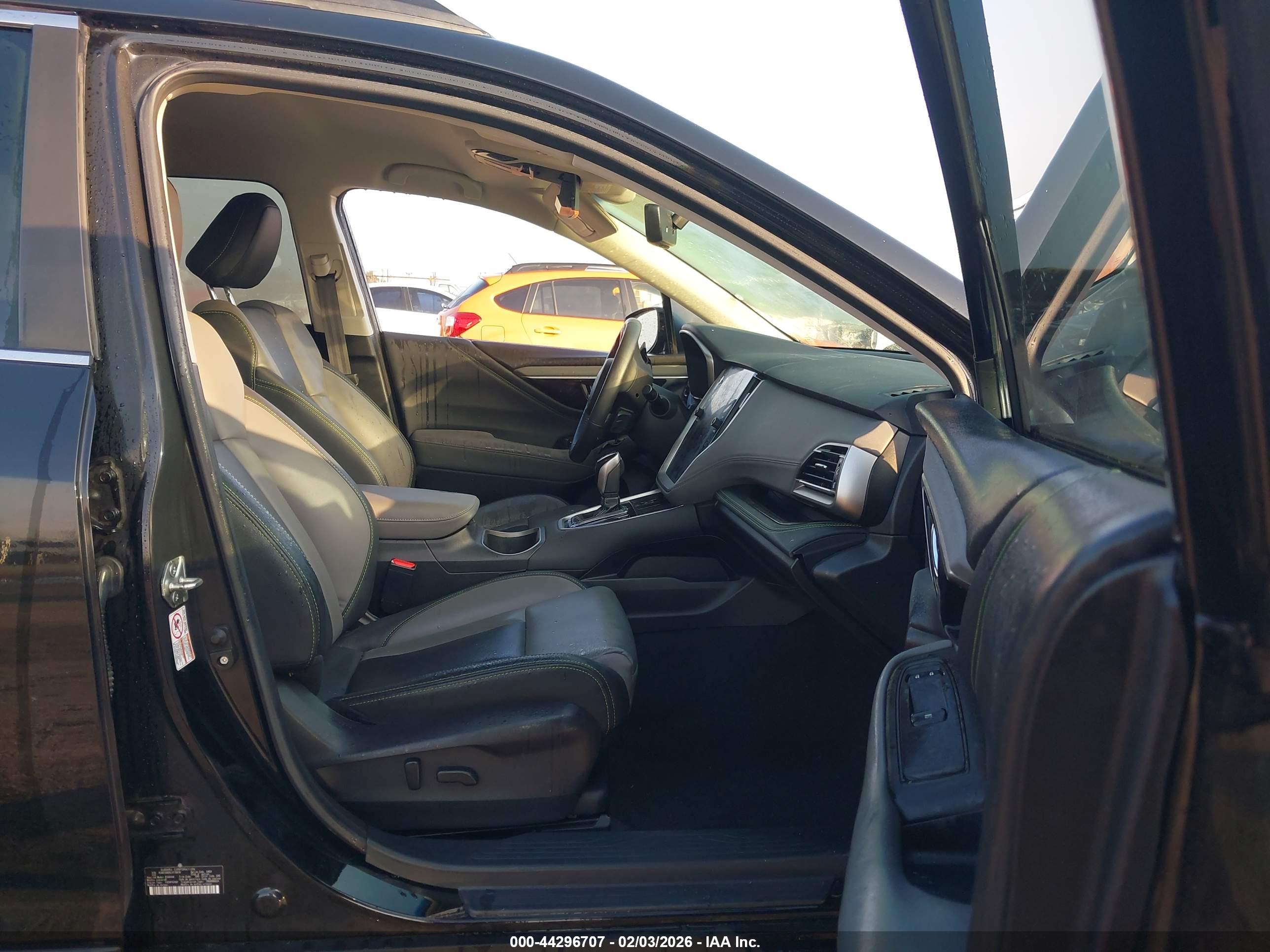 SUBARU OUTBACK image 5