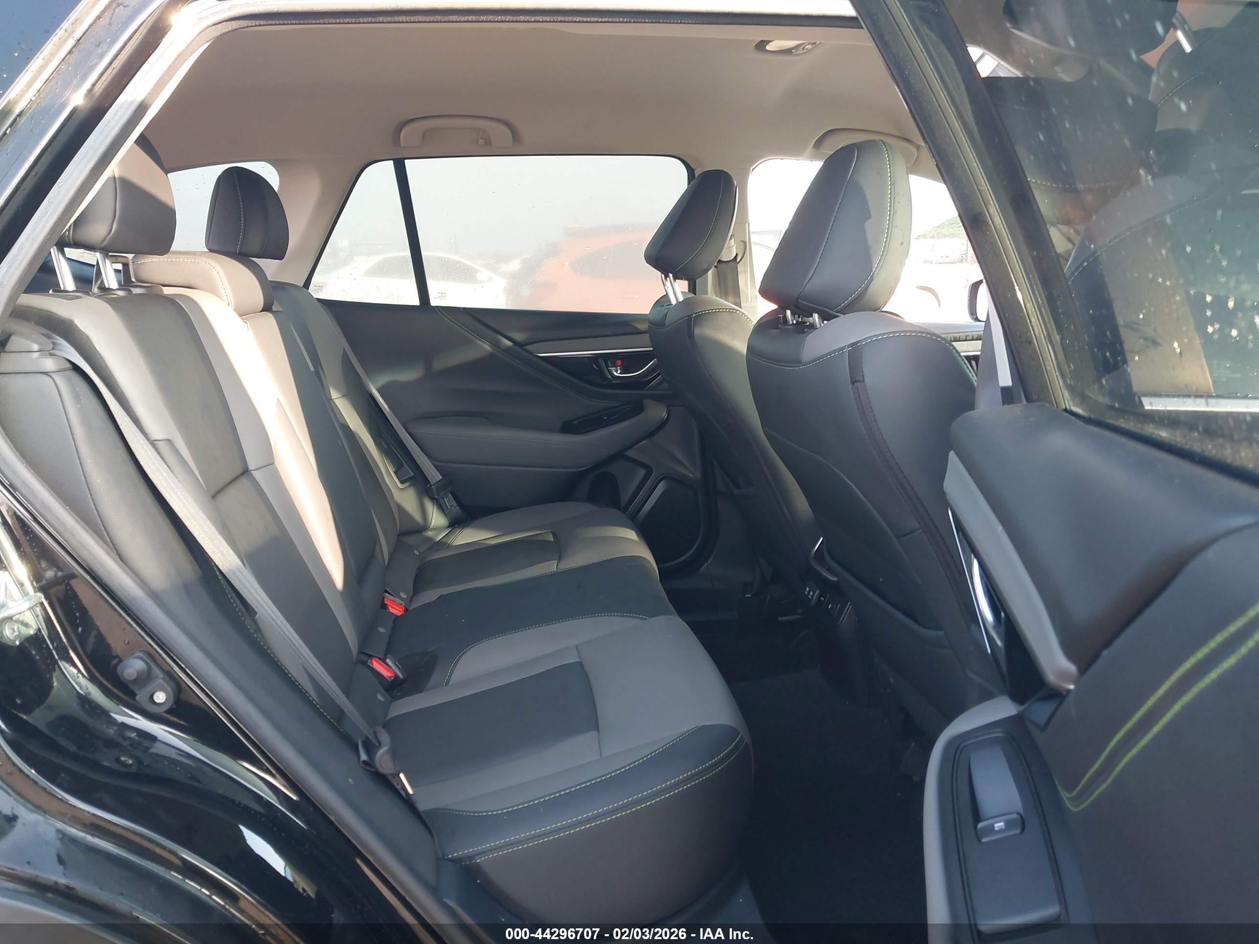 SUBARU OUTBACK image 8