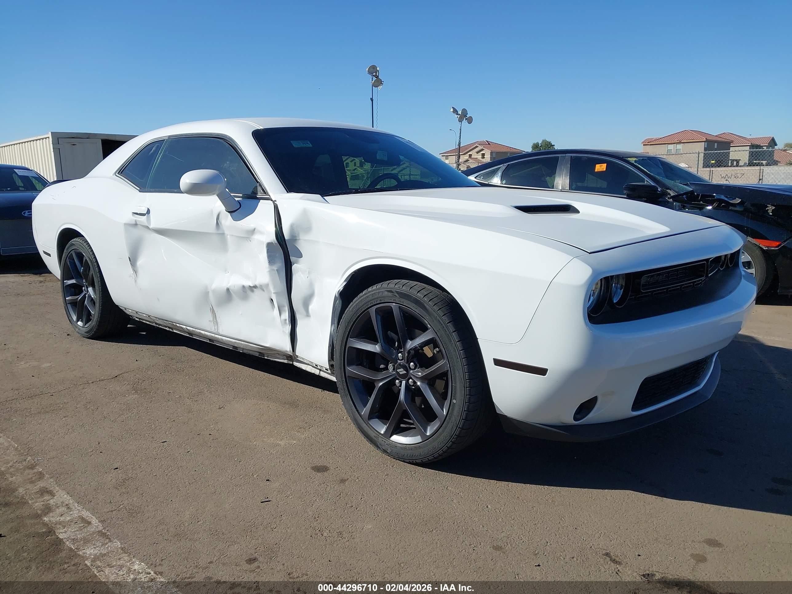 DODGE CHALLENGER image 6