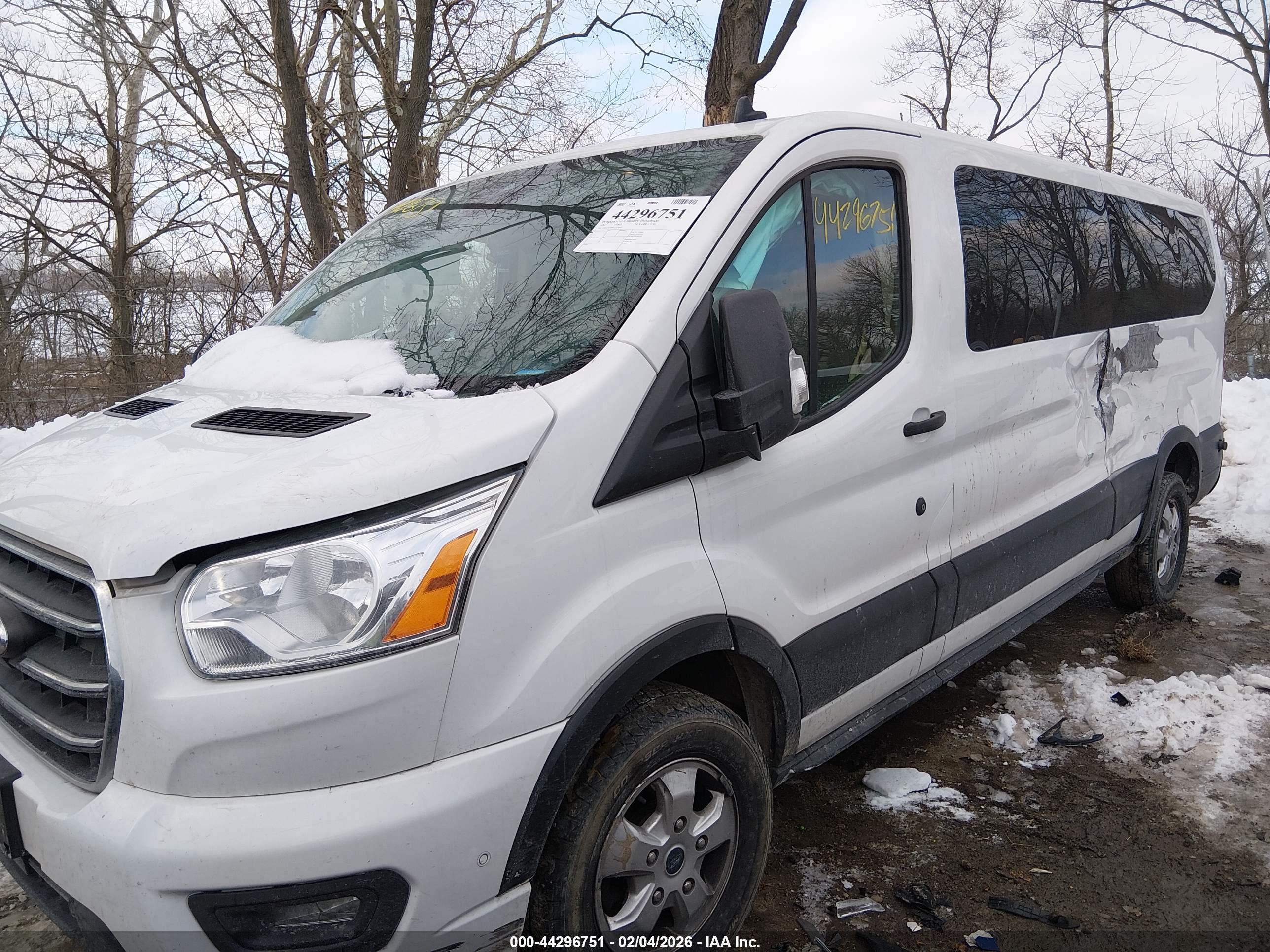 FORD TRANSIT-350 image 6