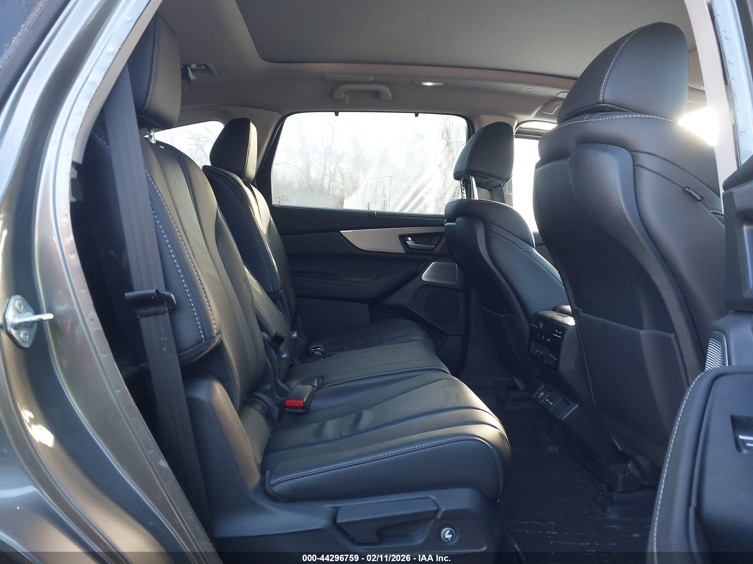 ACURA MDX image 8