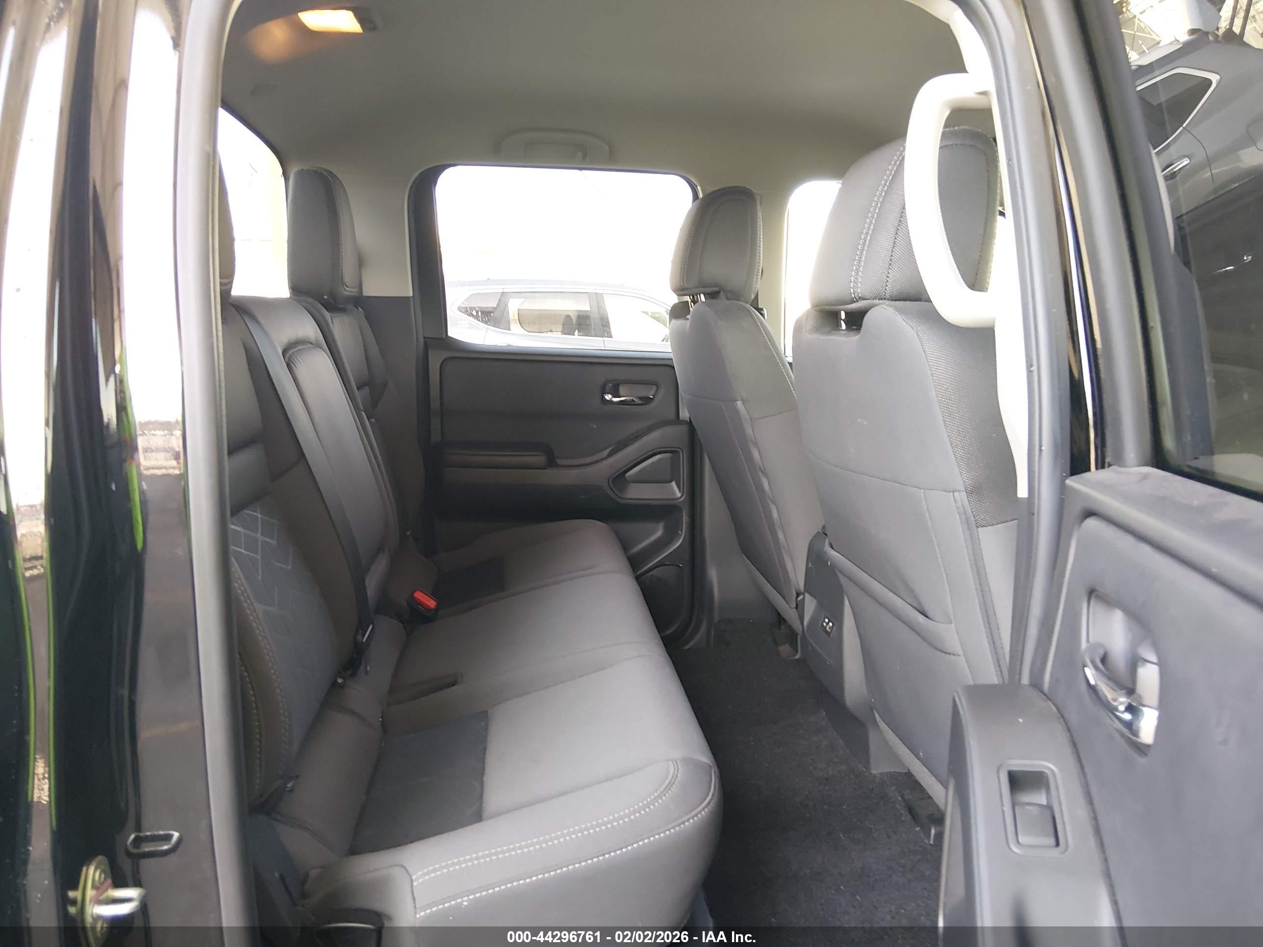 NISSAN FRONTIER image 8