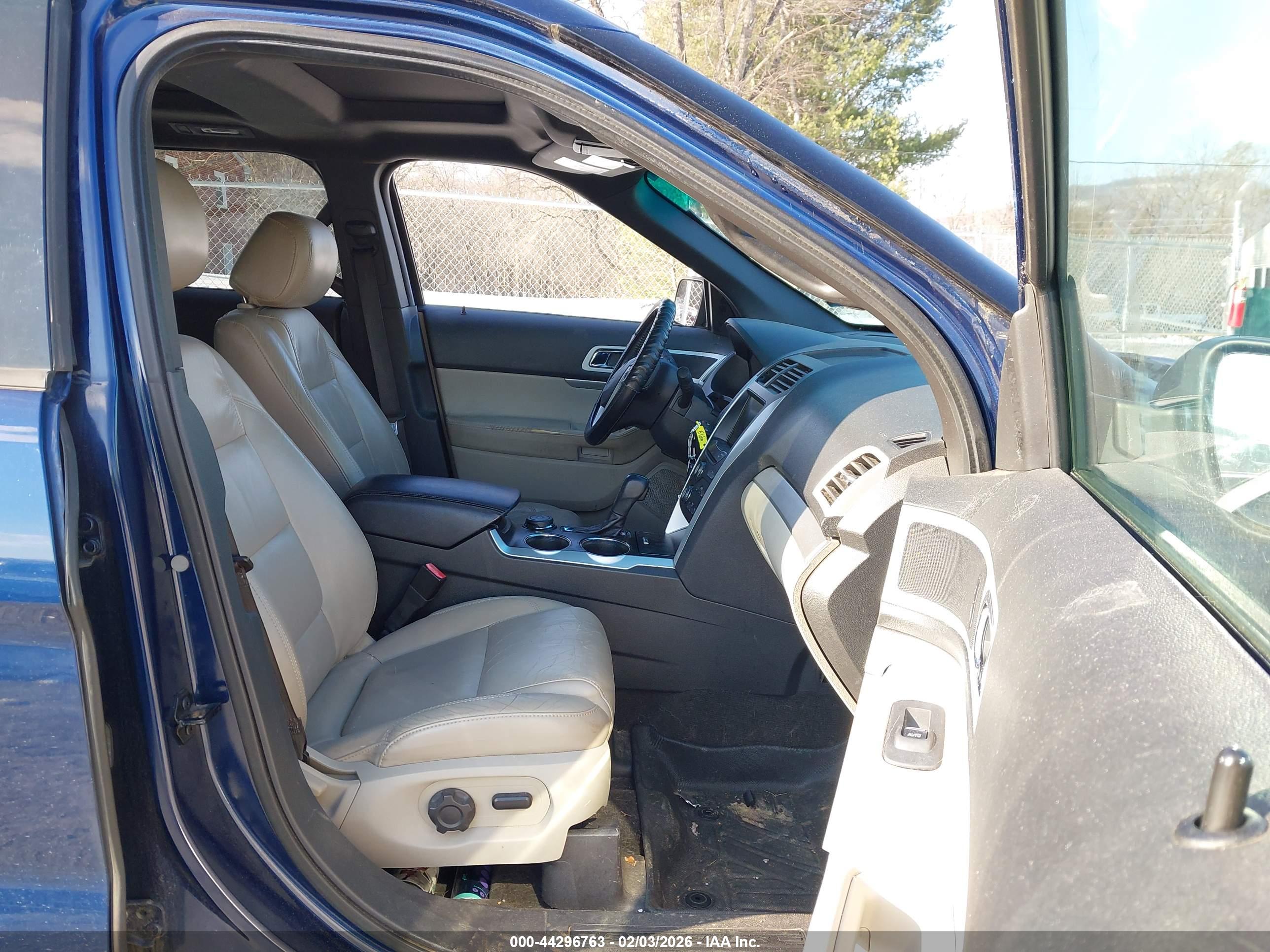 FORD EXPLORER image 5