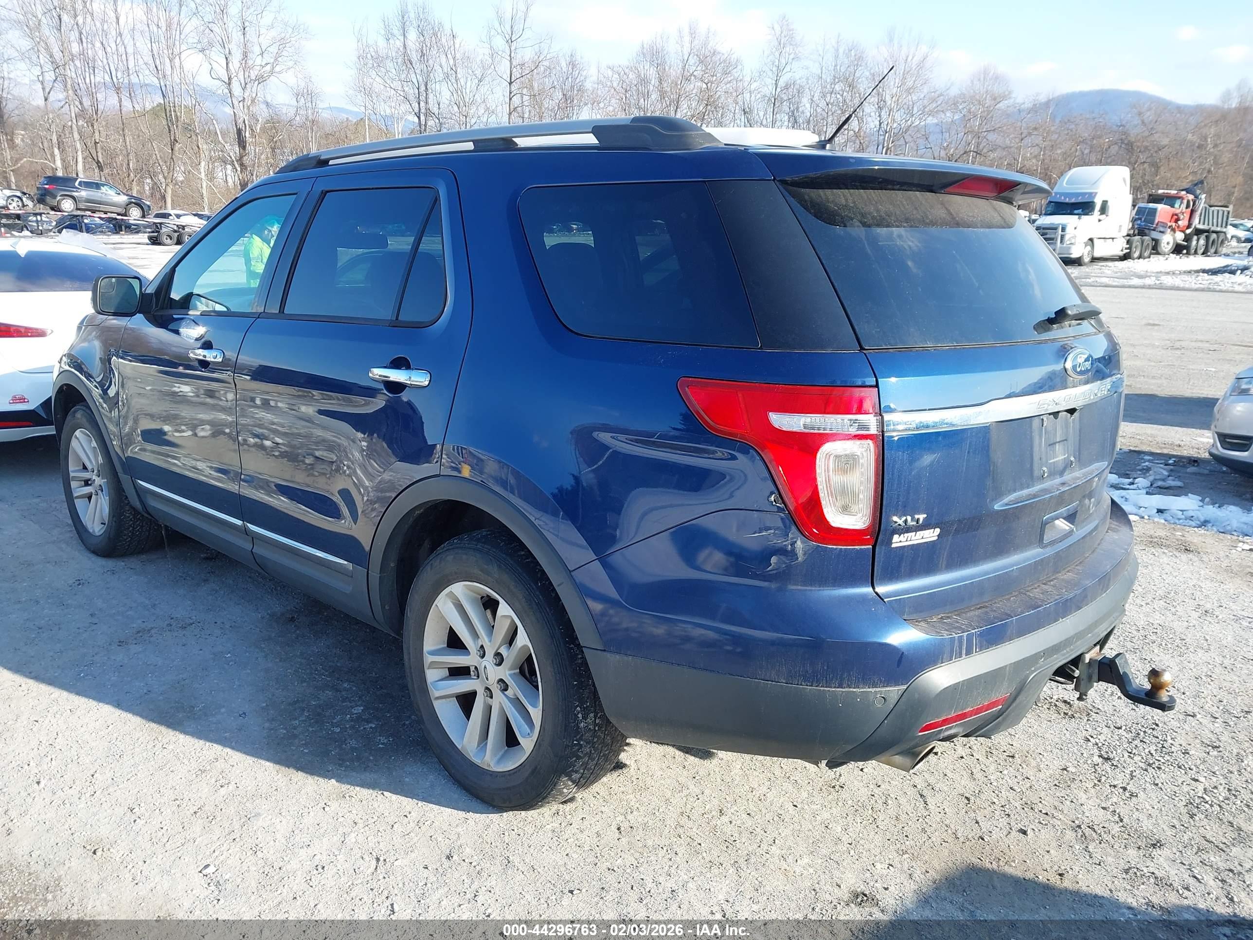 FORD EXPLORER image 6