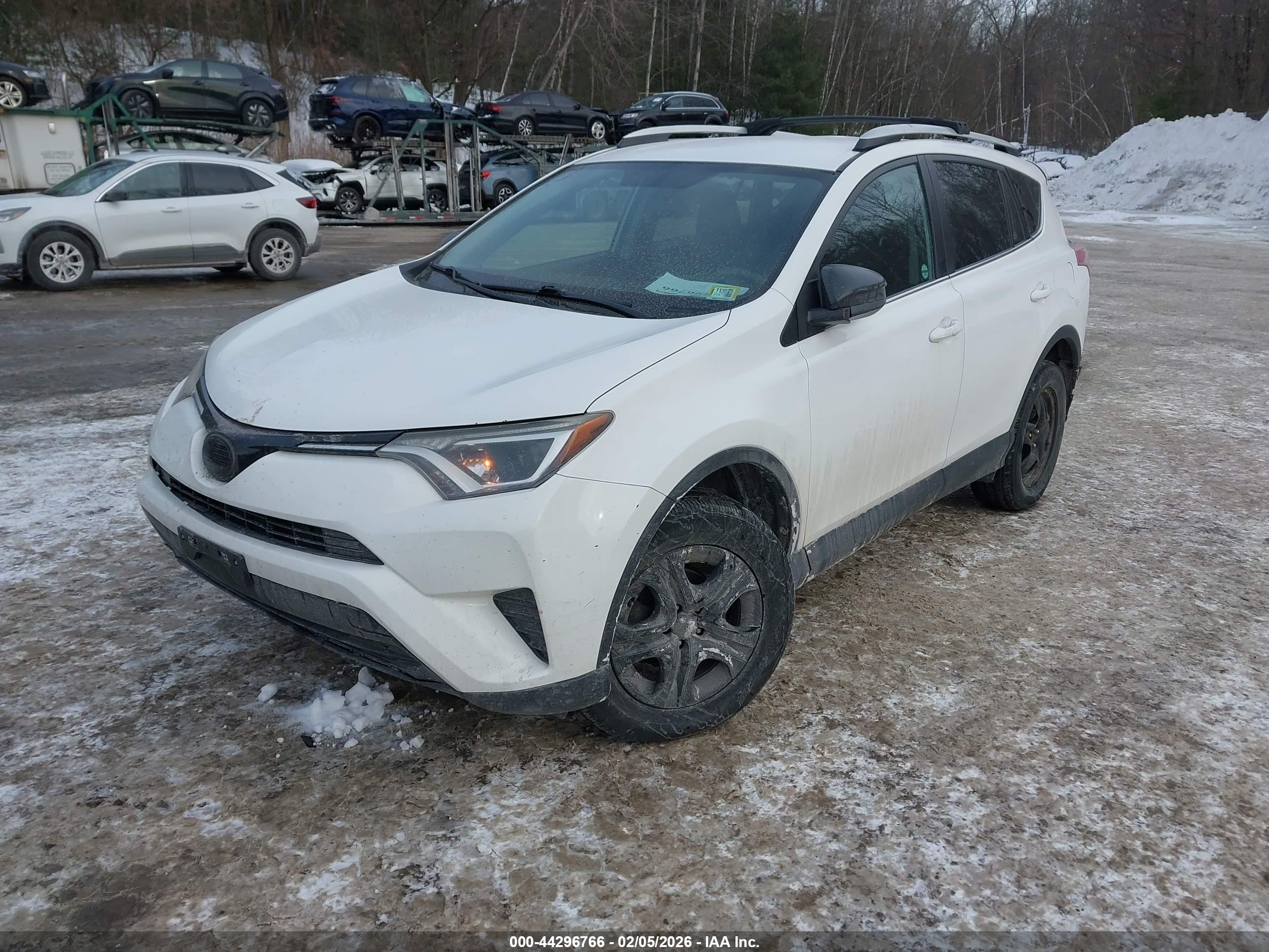 TOYOTA RAV4 image 2