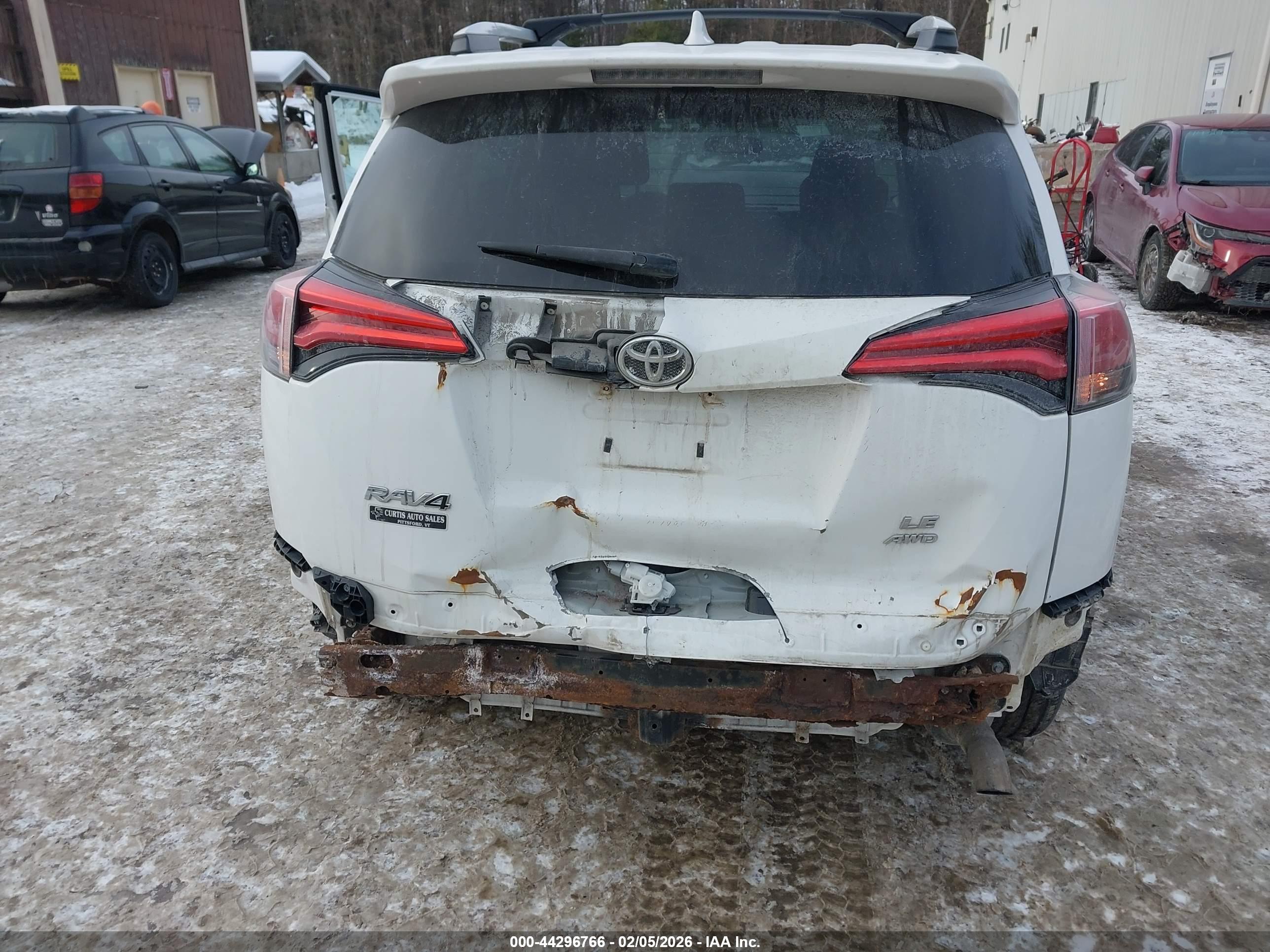 TOYOTA RAV4 image 6