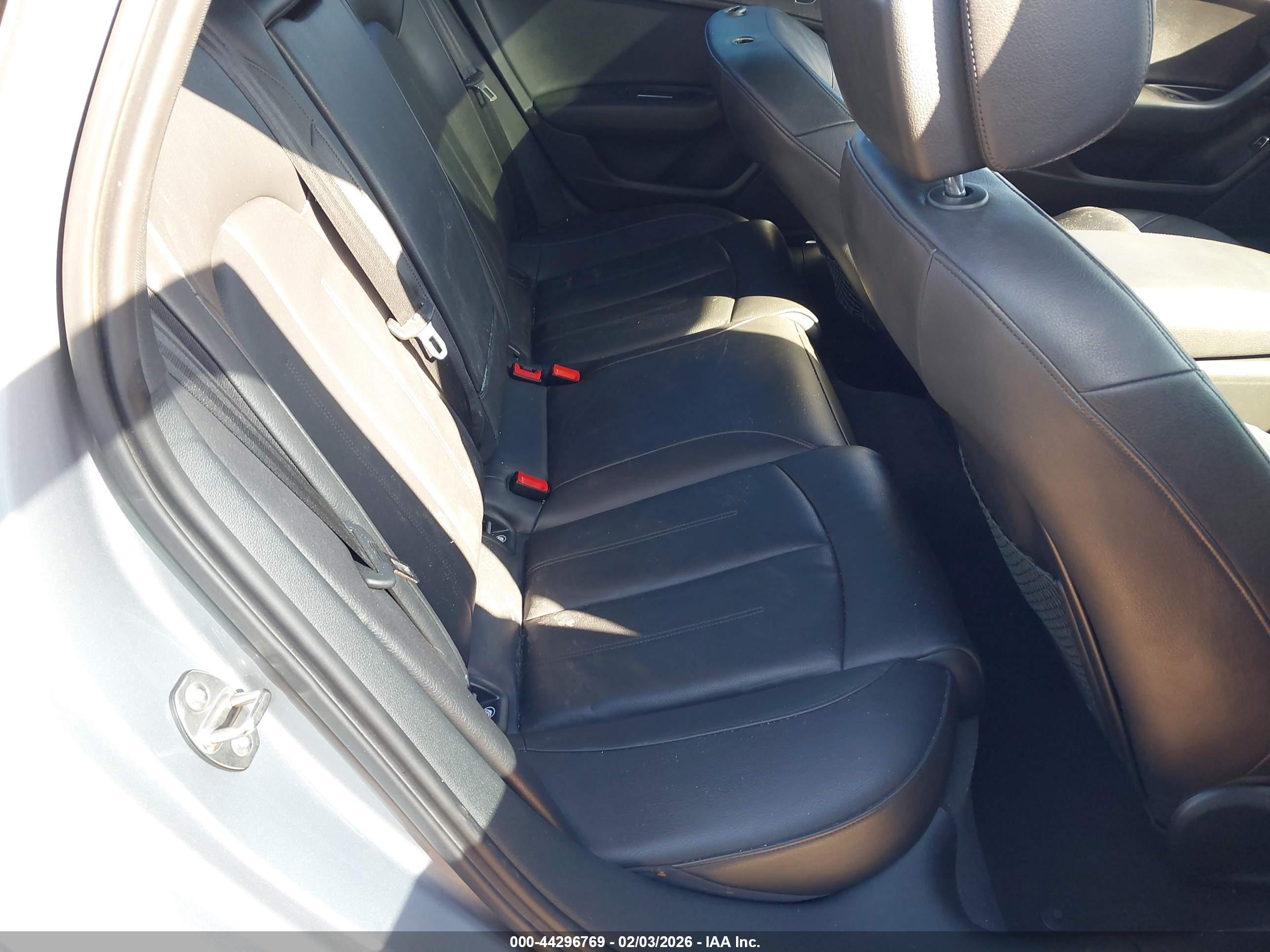 AUDI A6 image 8