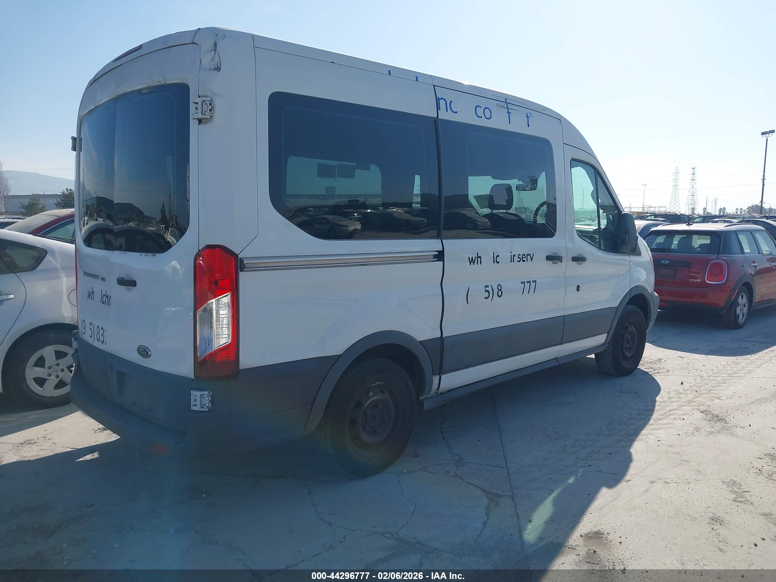 FORD TRANSIT-150 image 4