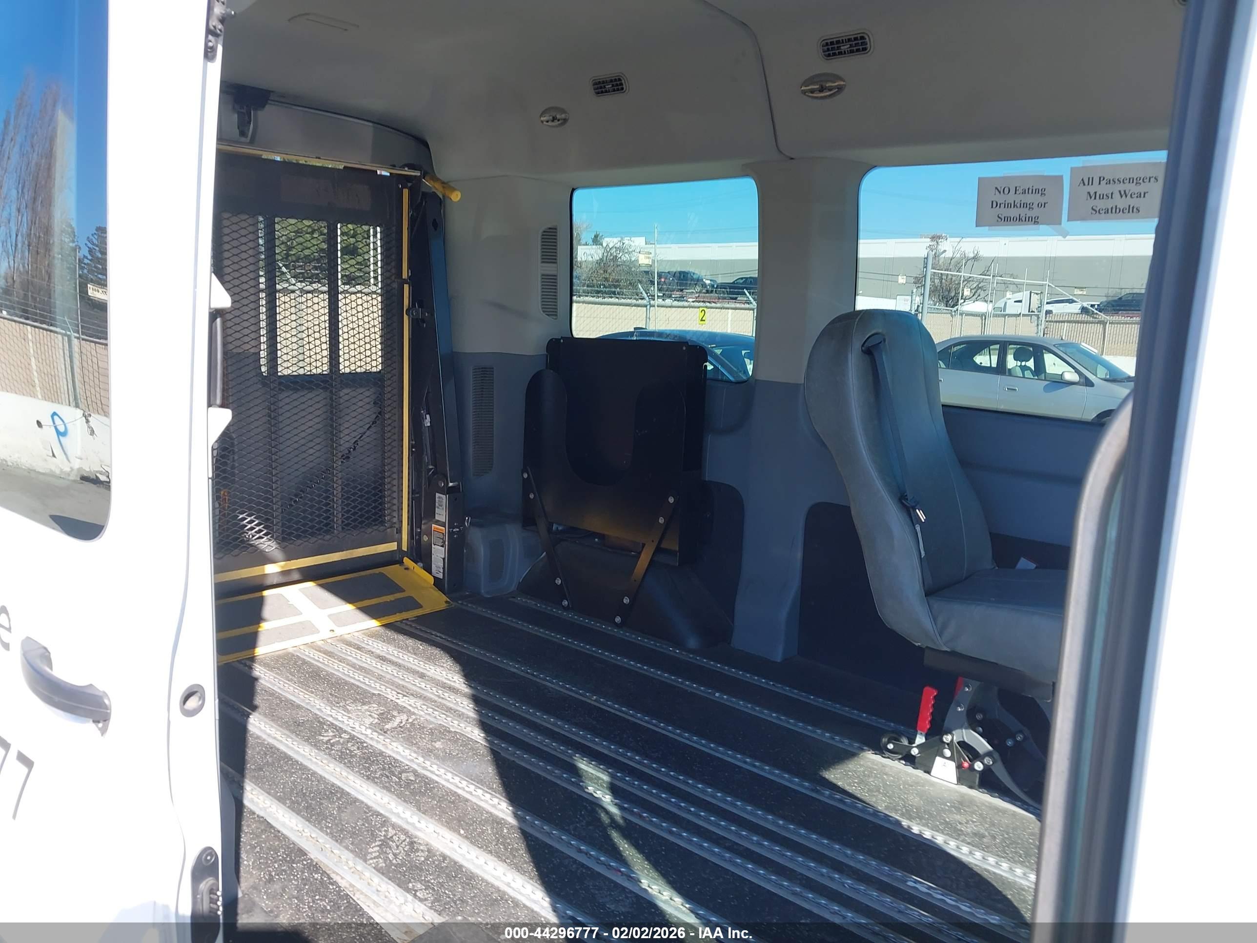 FORD TRANSIT-150 image 8