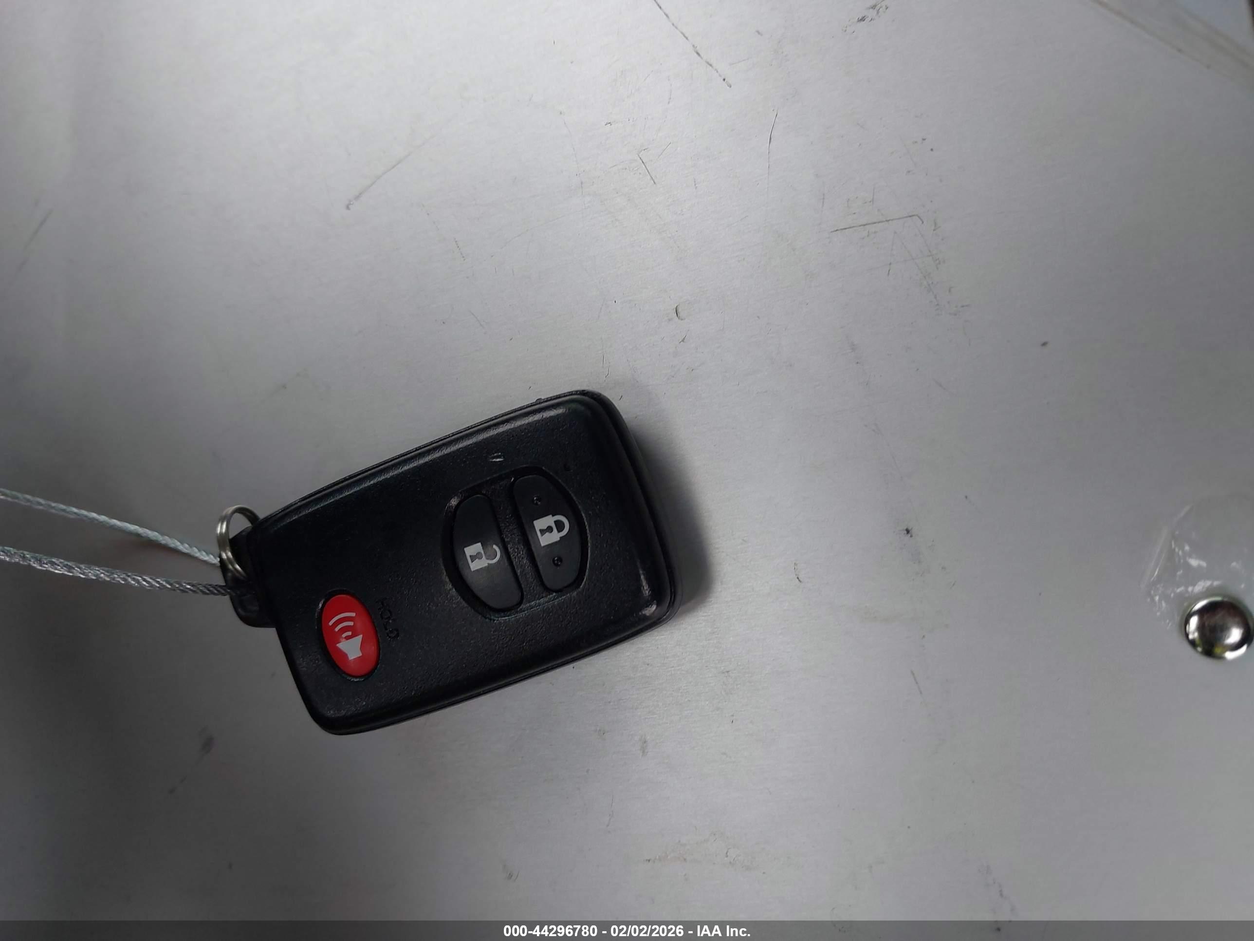 TOYOTA RAV4 image 11