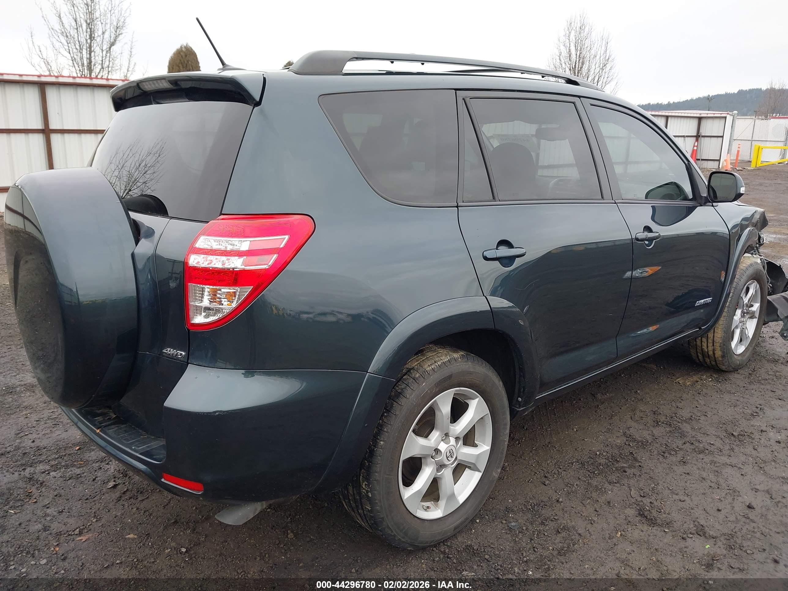 TOYOTA RAV4 image 4