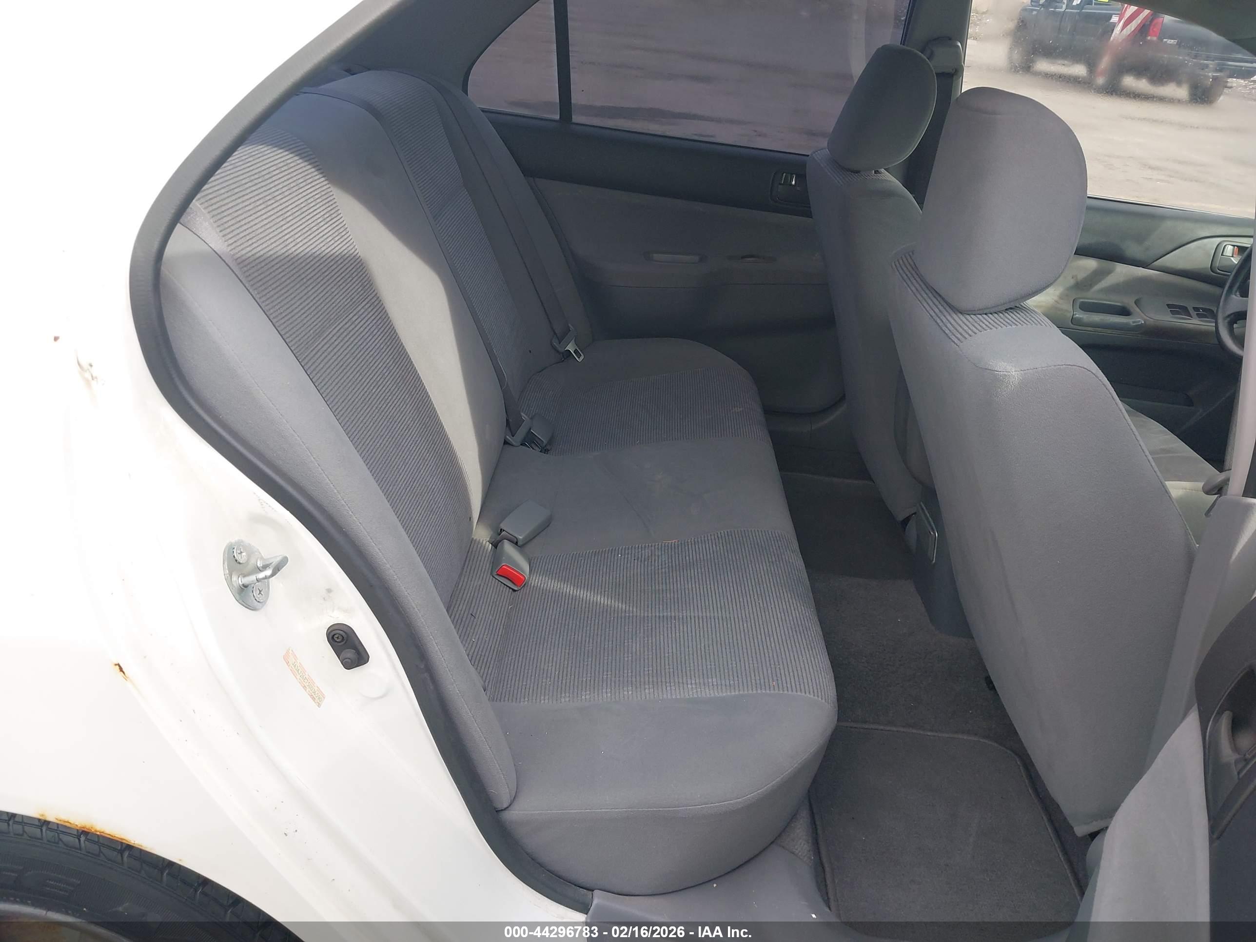 MITSUBISHI LANCER image 8