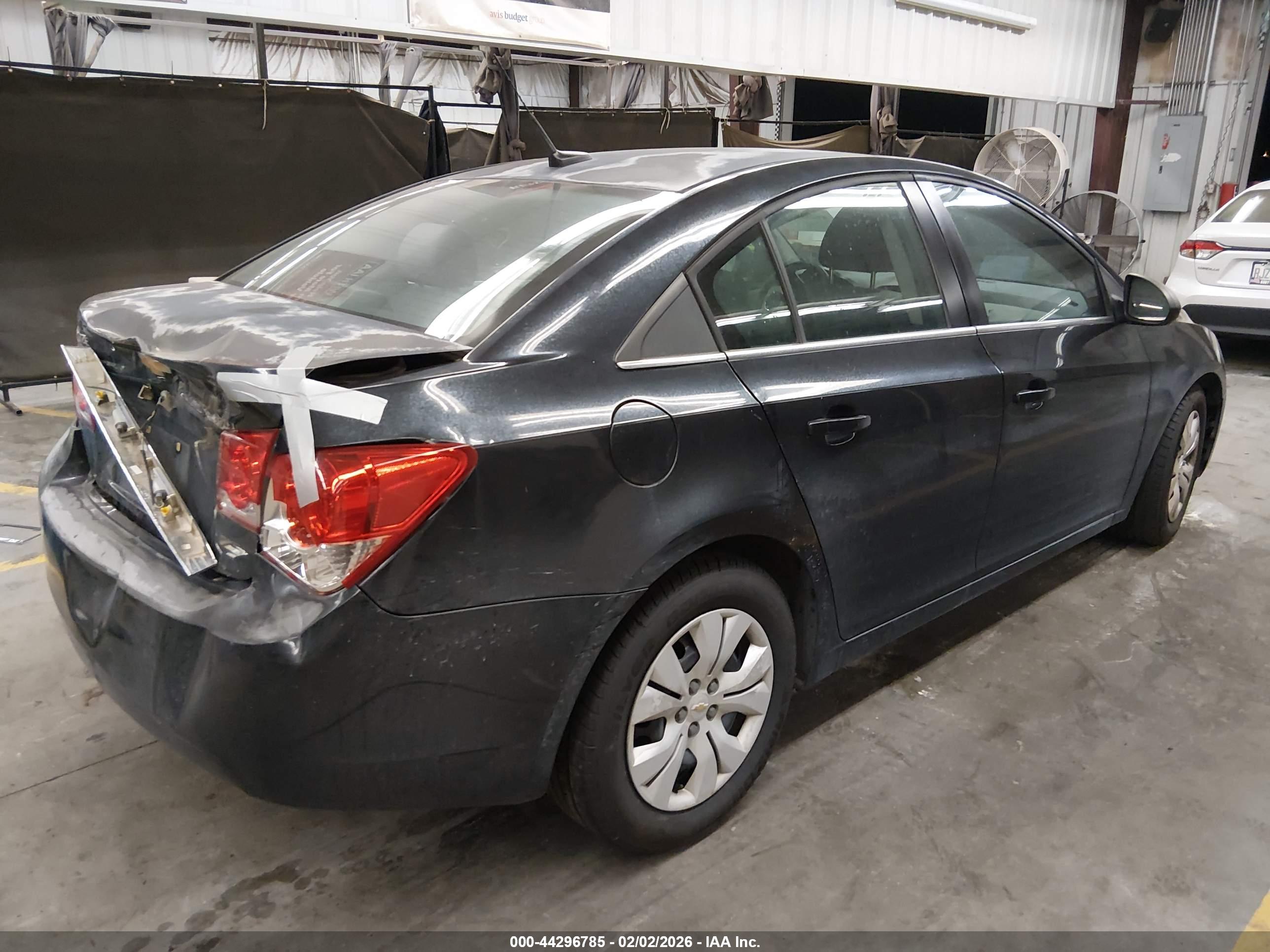CHEVROLET CRUZE image 4