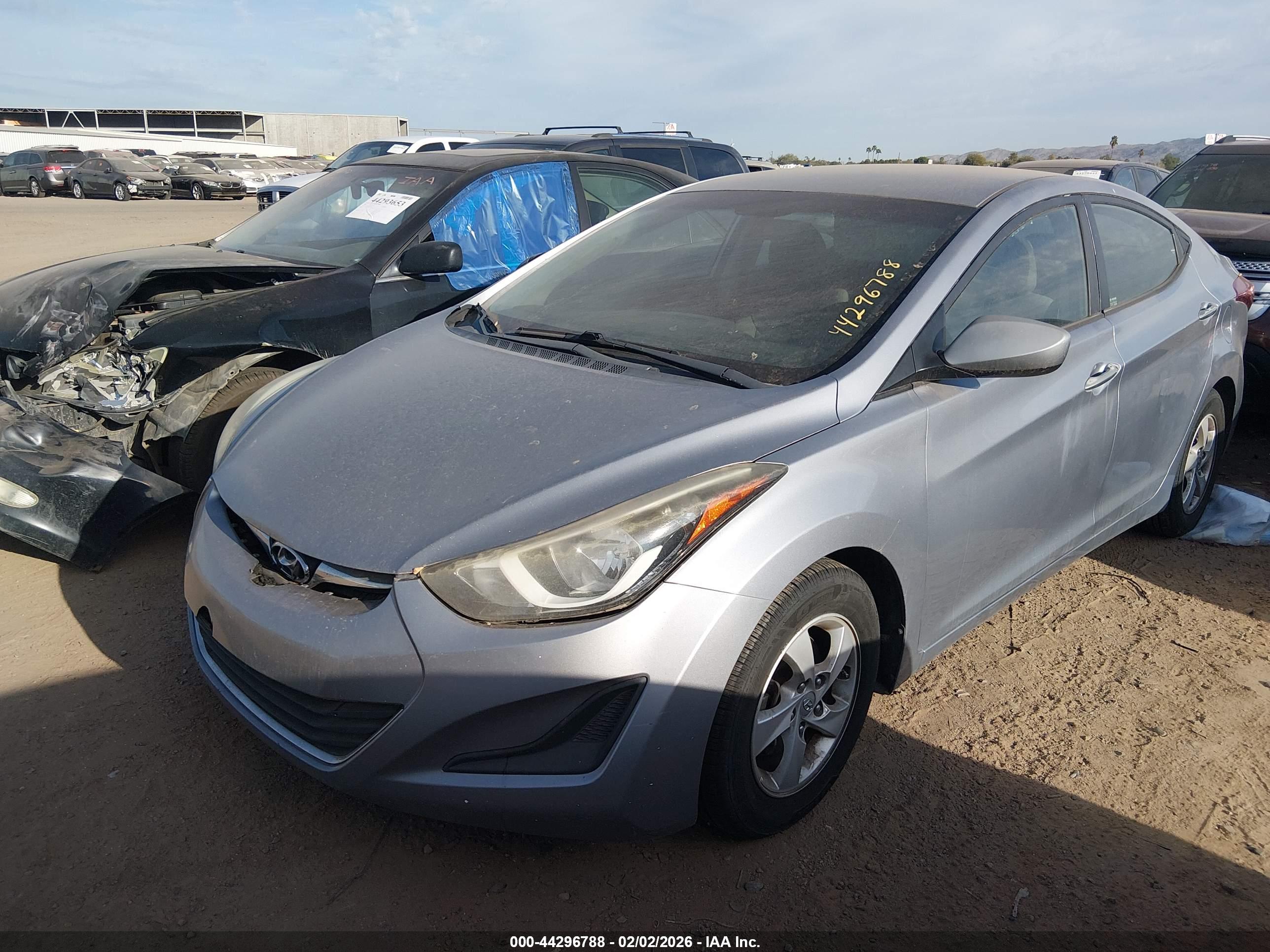 HYUNDAI ELANTRA image 6