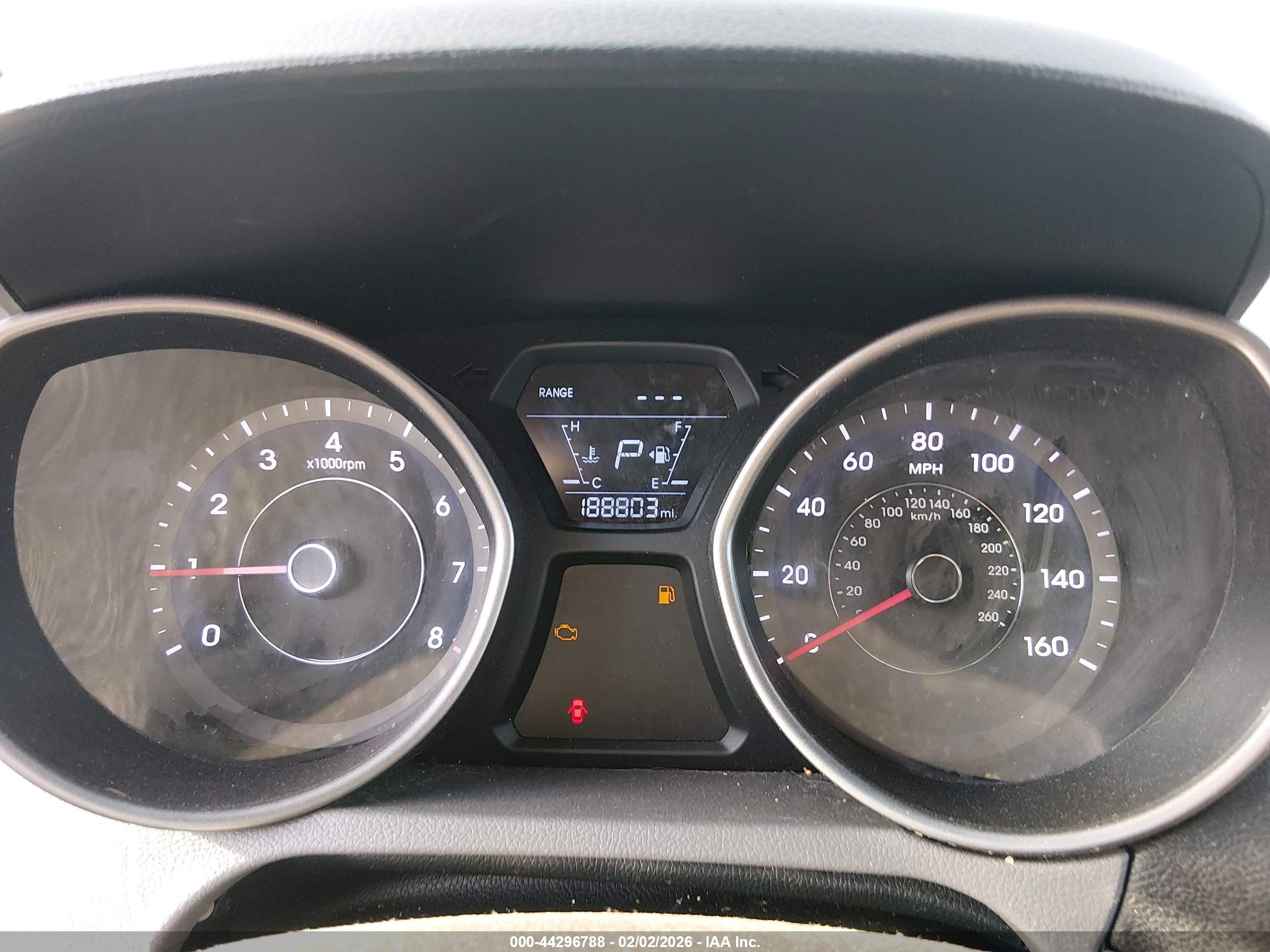 HYUNDAI ELANTRA image 7