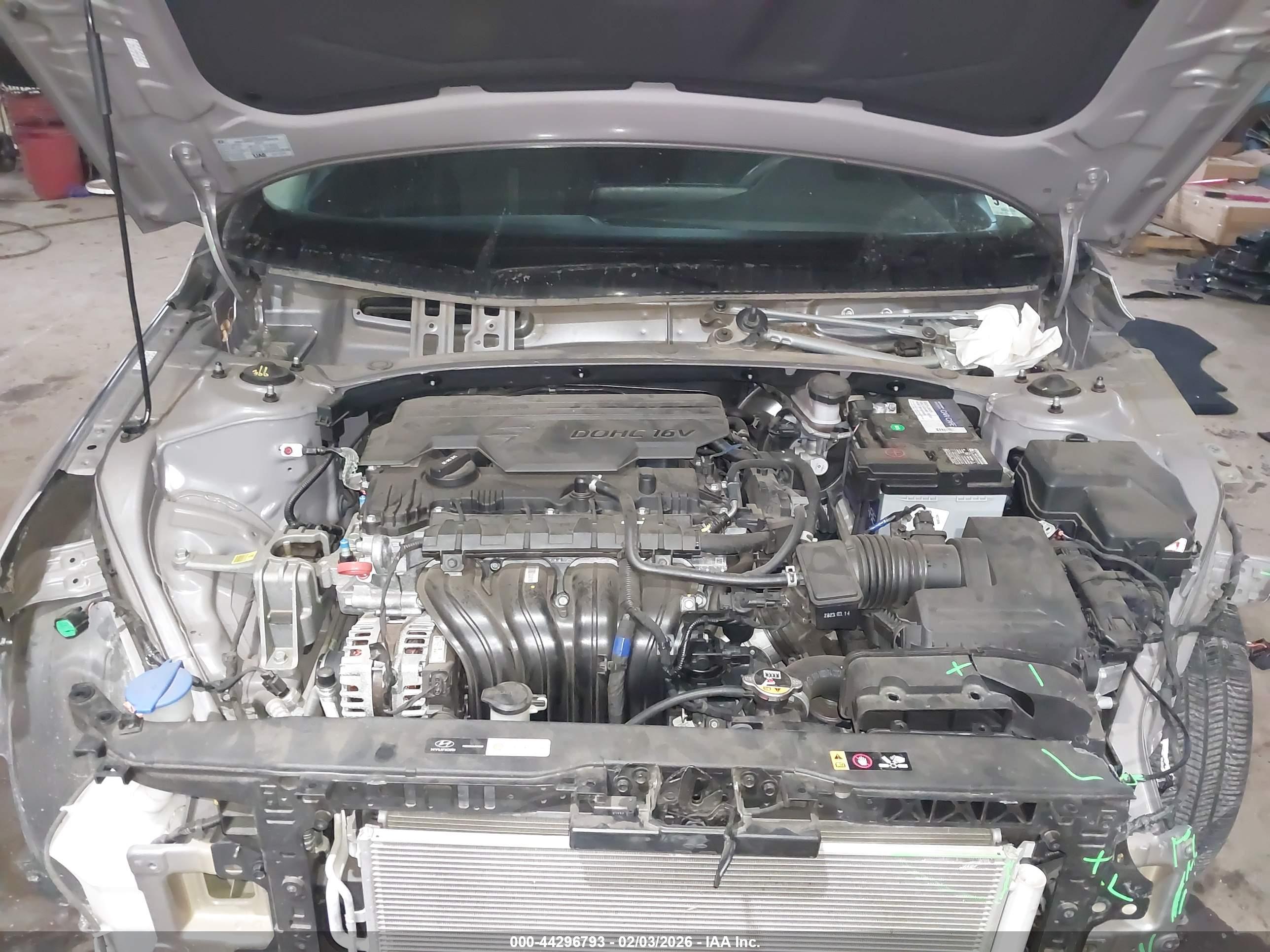 HYUNDAI ELANTRA image 10