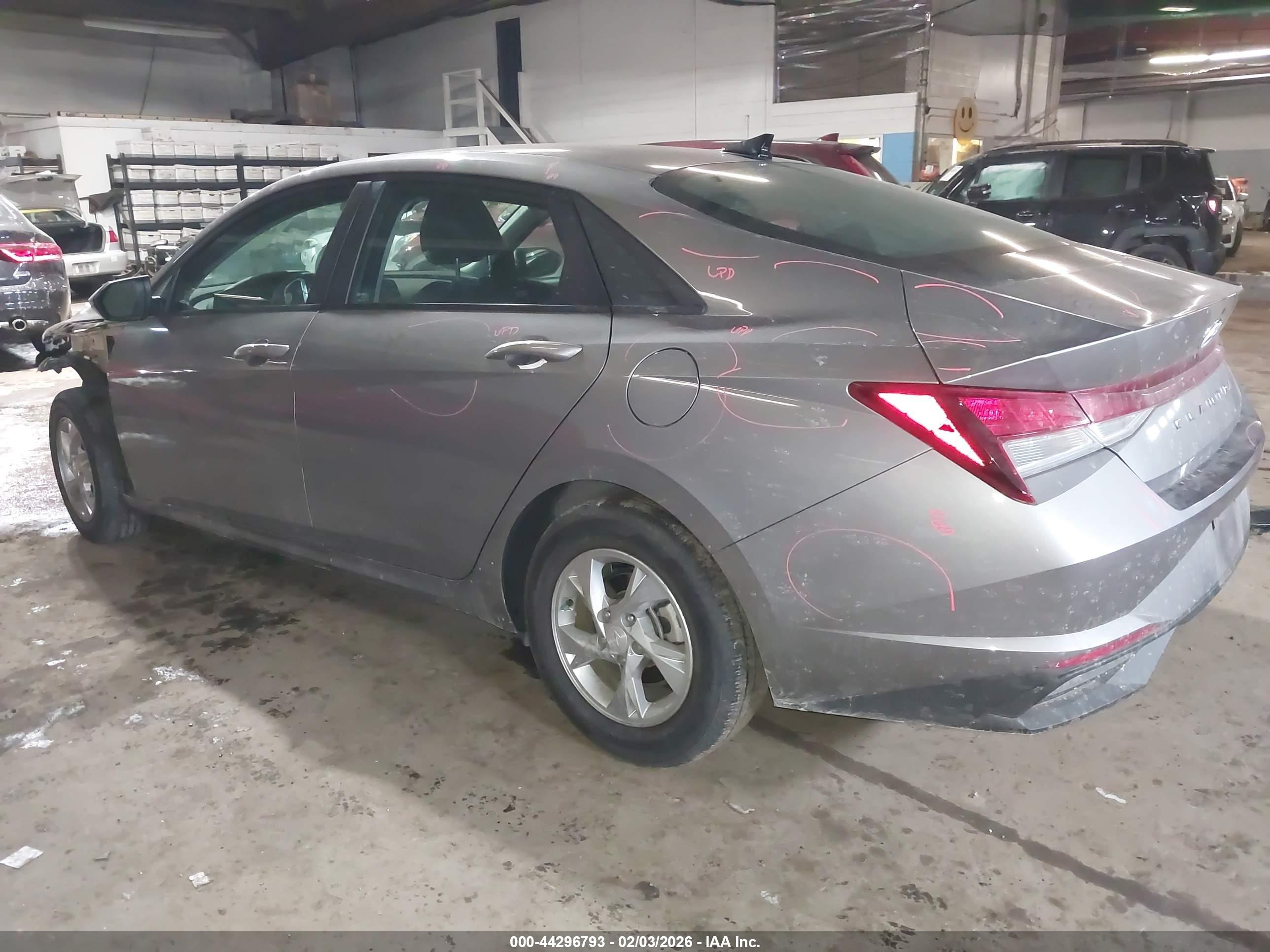HYUNDAI ELANTRA image 3