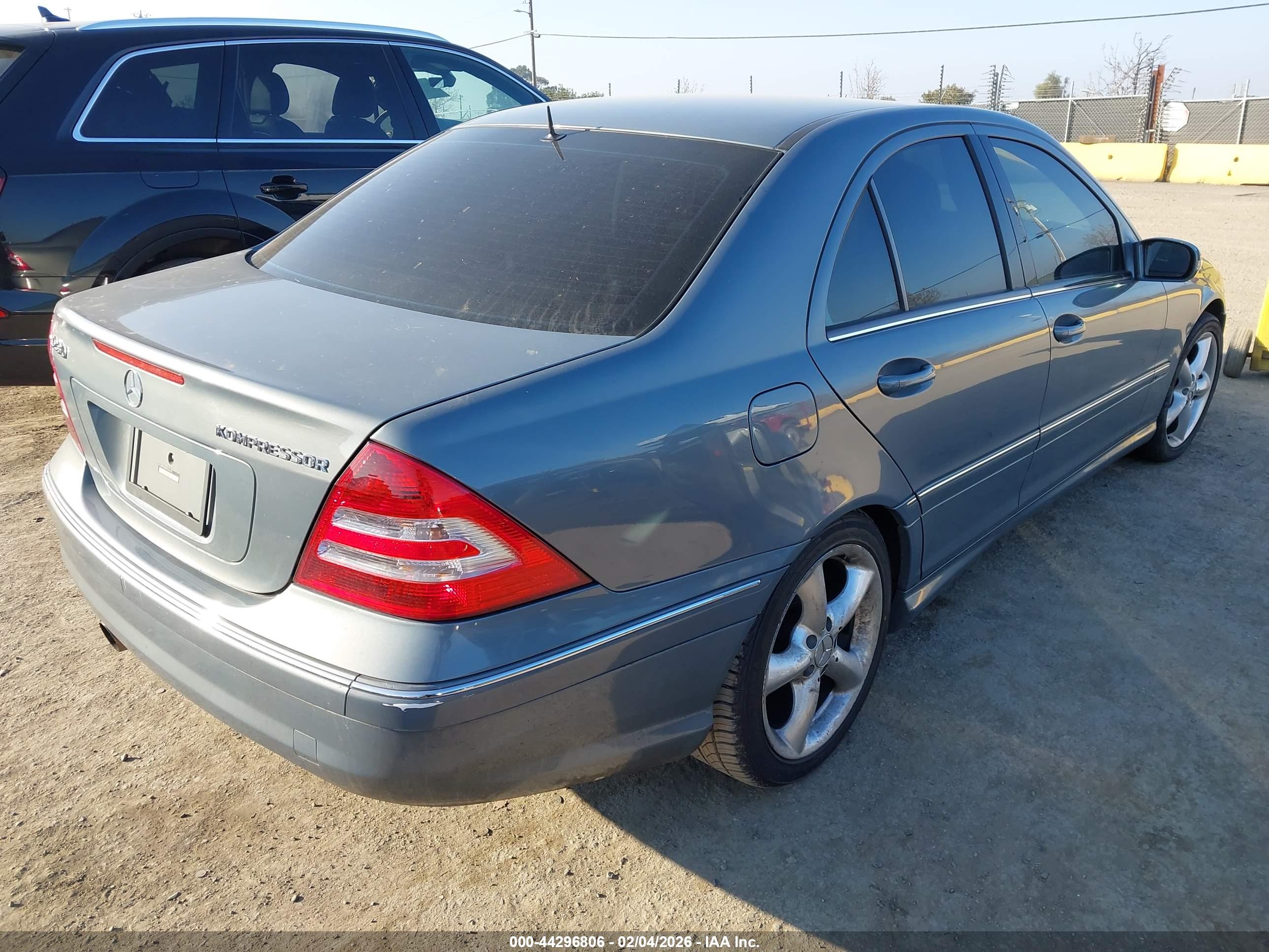 MERCEDES-BENZ C image 4