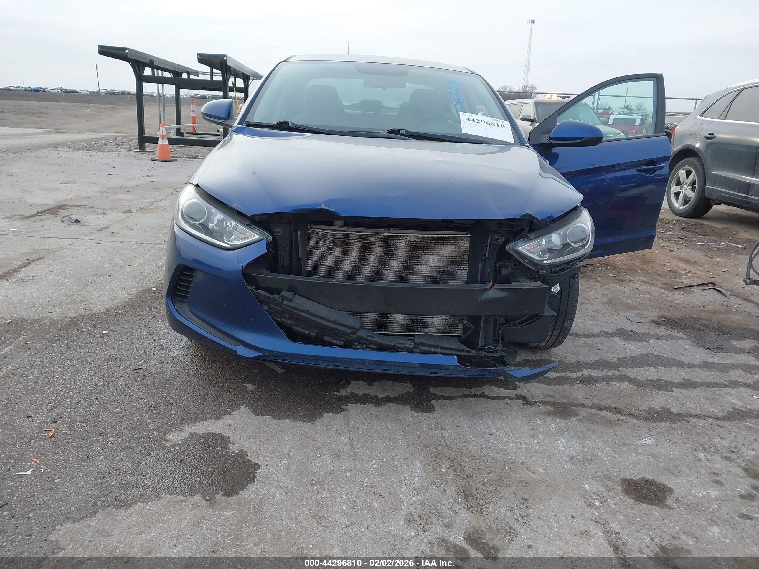 HYUNDAI ELANTRA image 6