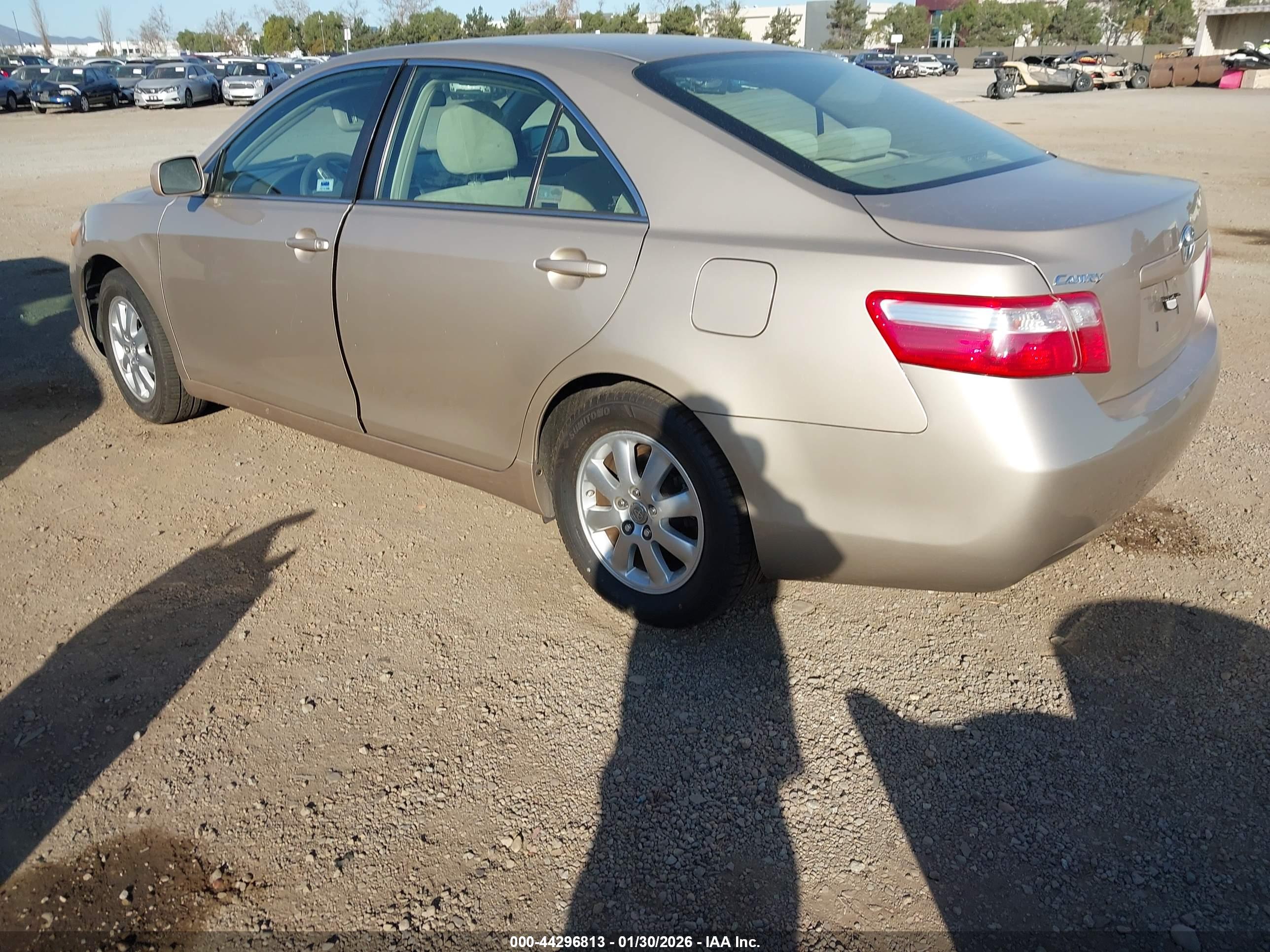 TOYOTA CAMRY image 3