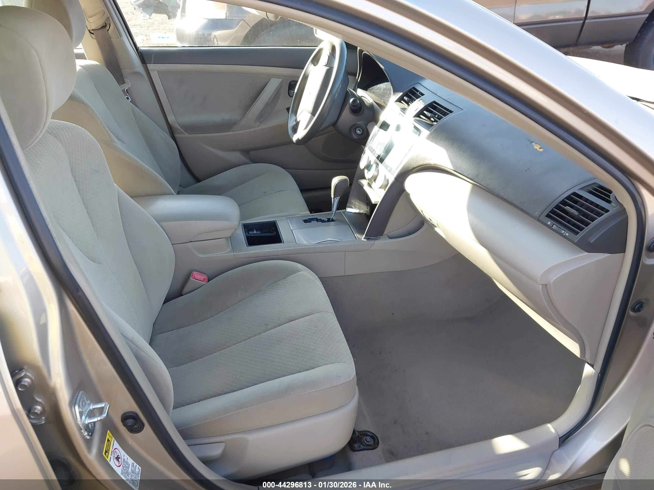 TOYOTA CAMRY image 5