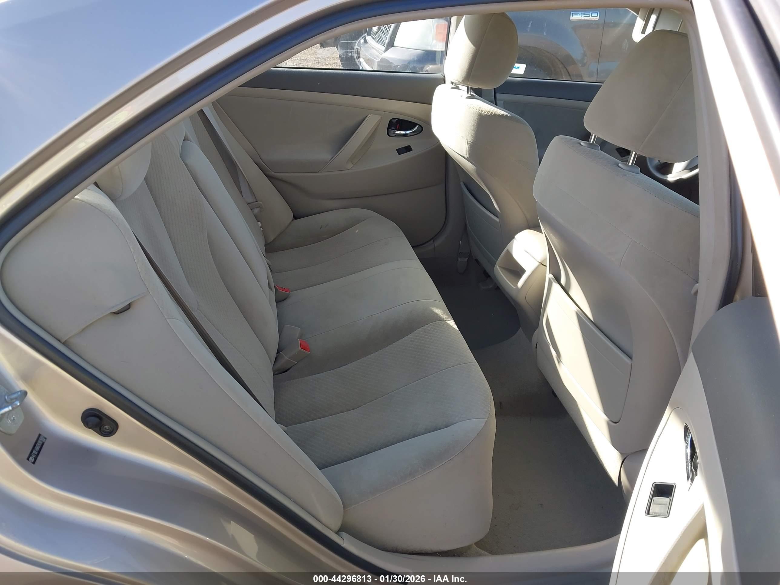 TOYOTA CAMRY image 8