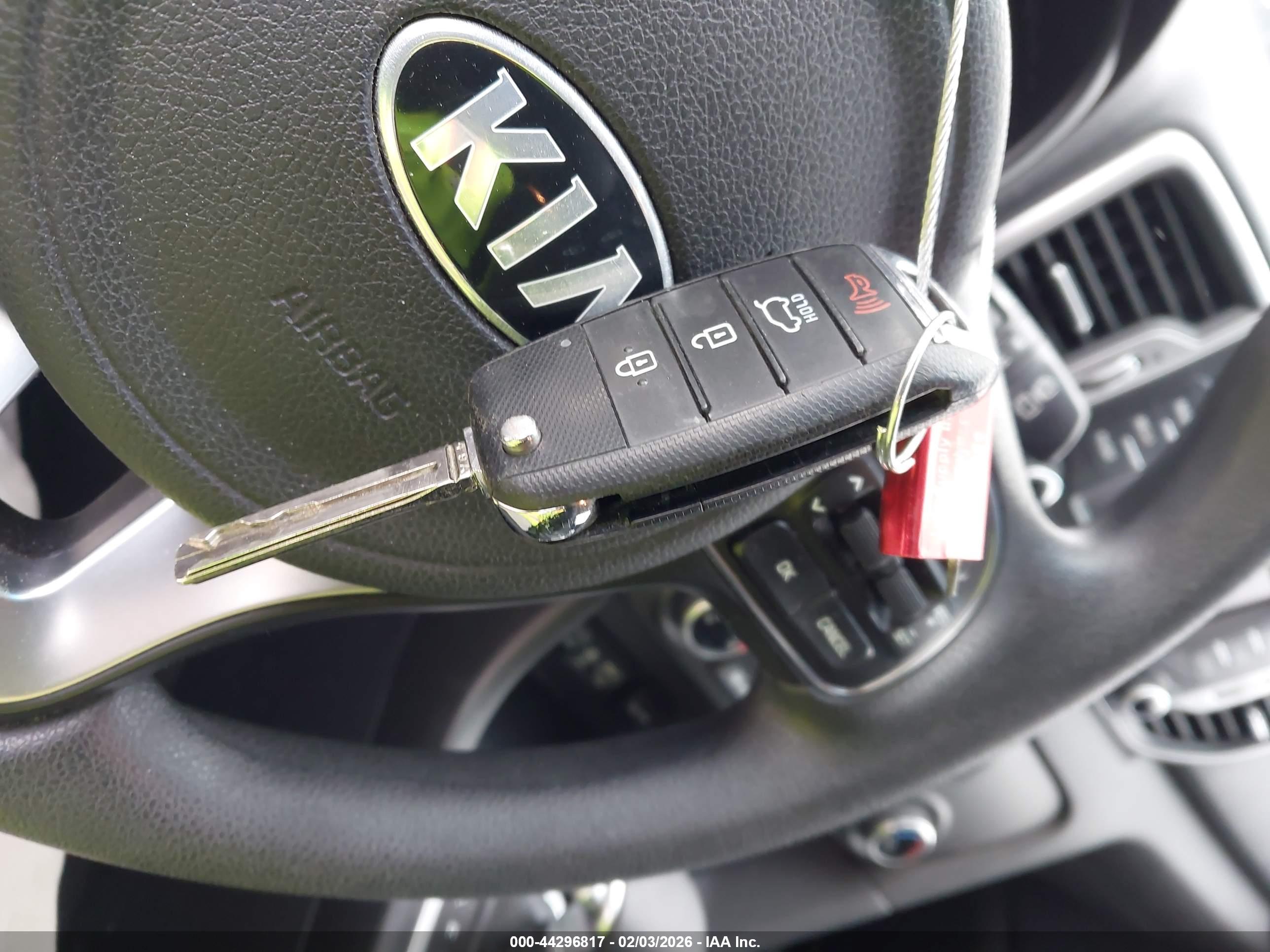 KIA SPORTAGE image 11