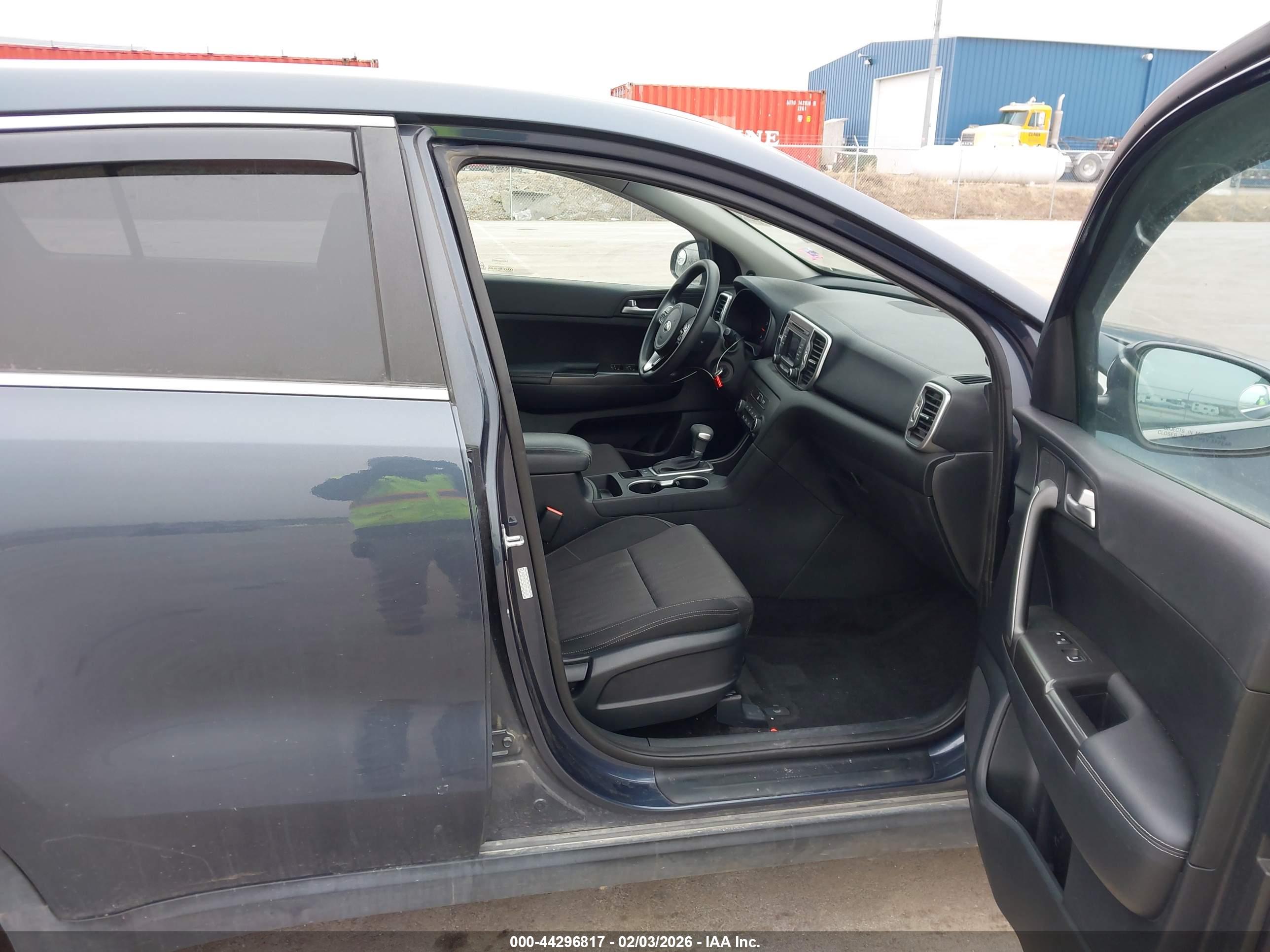 KIA SPORTAGE image 5