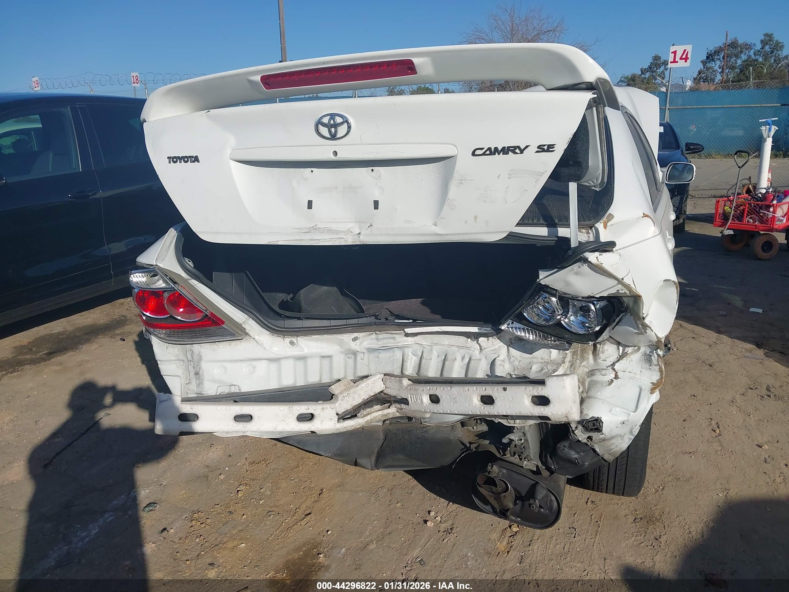 TOYOTA CAMRY image 6