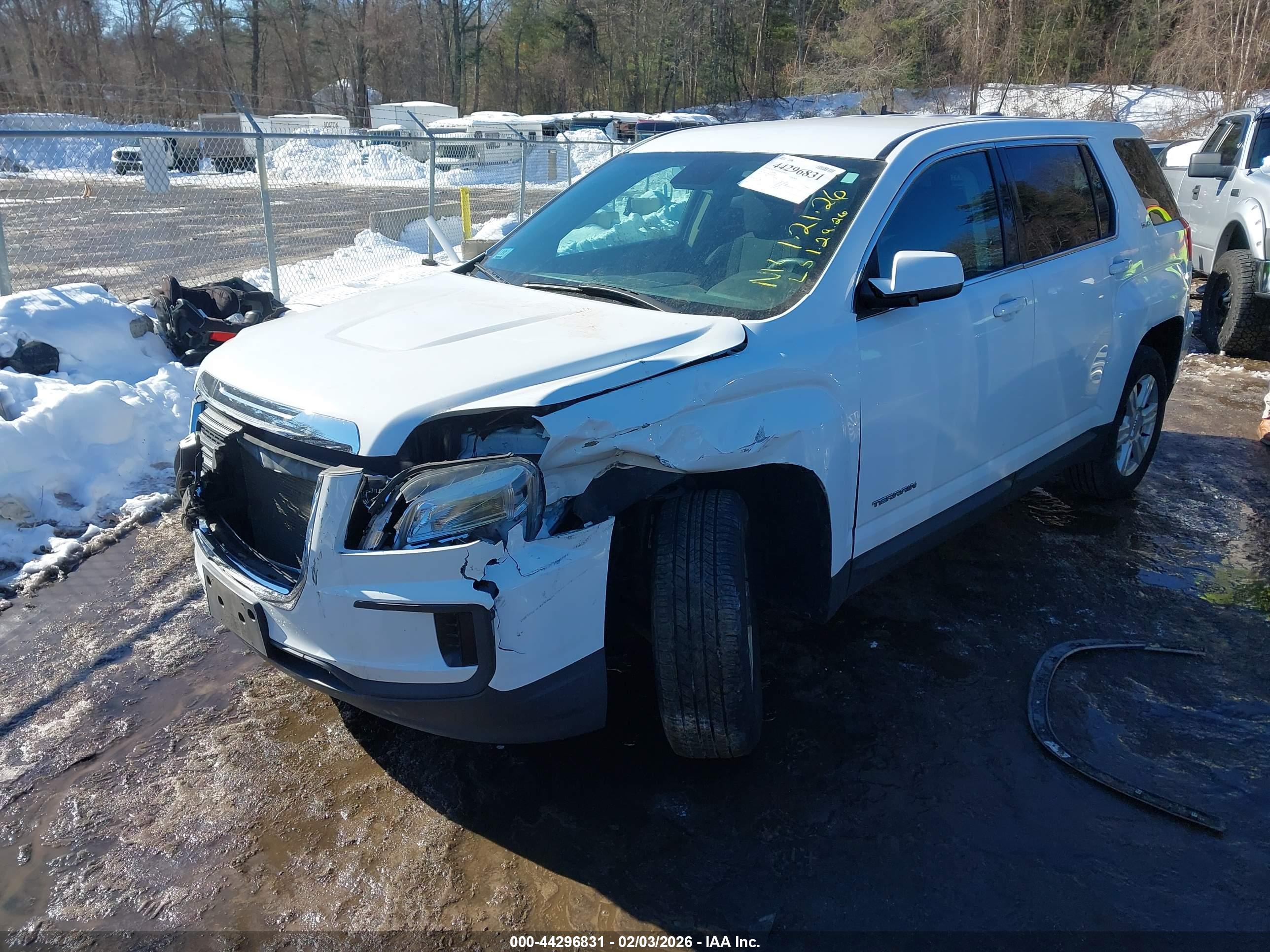 GMC TERRAIN image 2