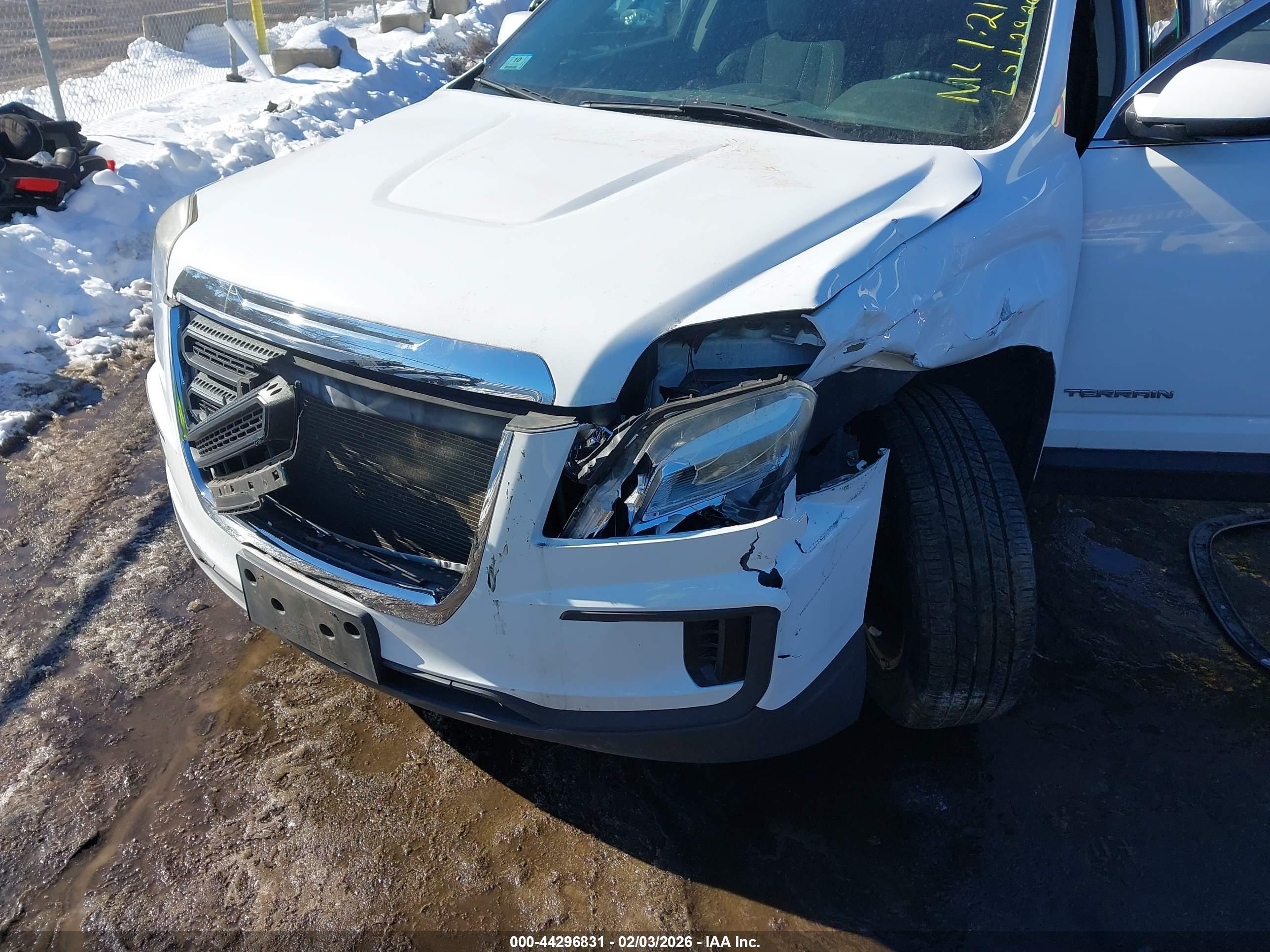 GMC TERRAIN image 6