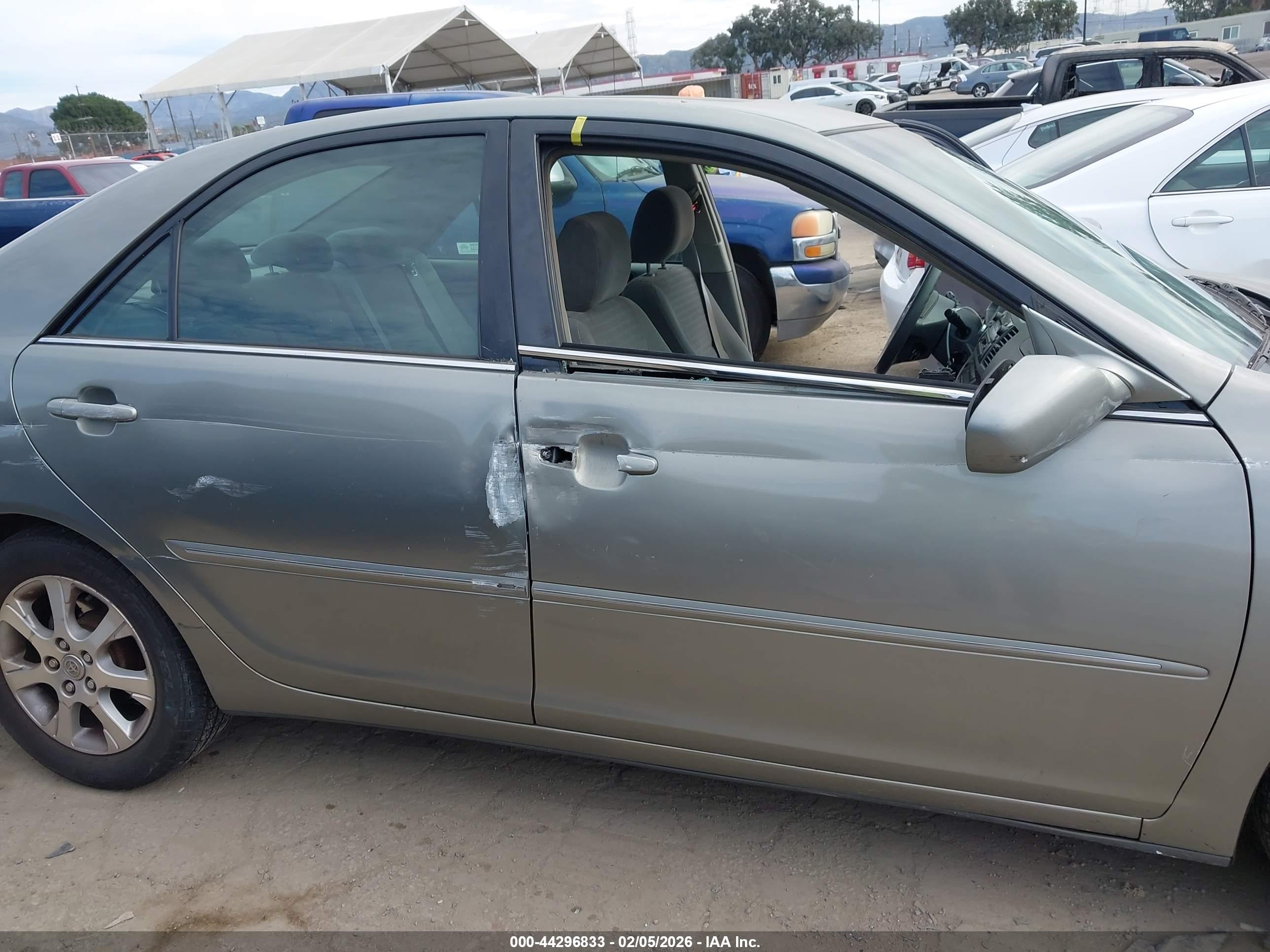 TOYOTA CAMRY image 6