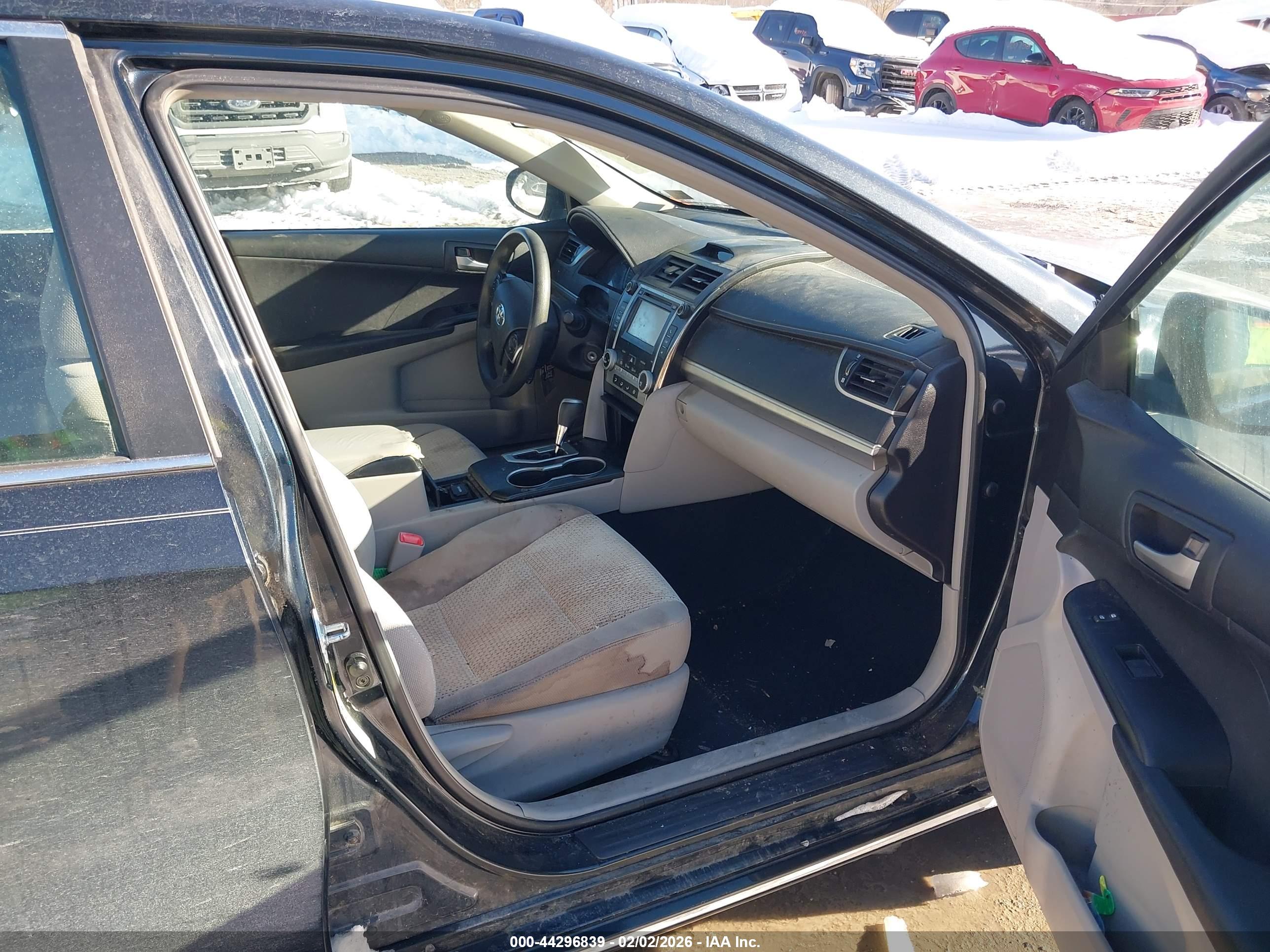 TOYOTA CAMRY image 5