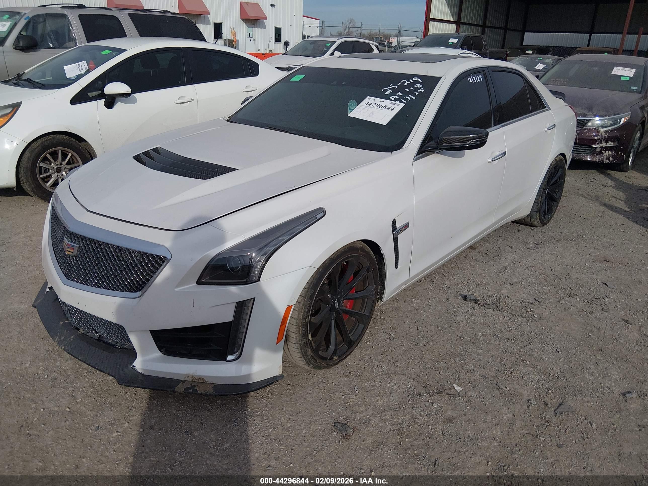CADILLAC CTS-V image 2