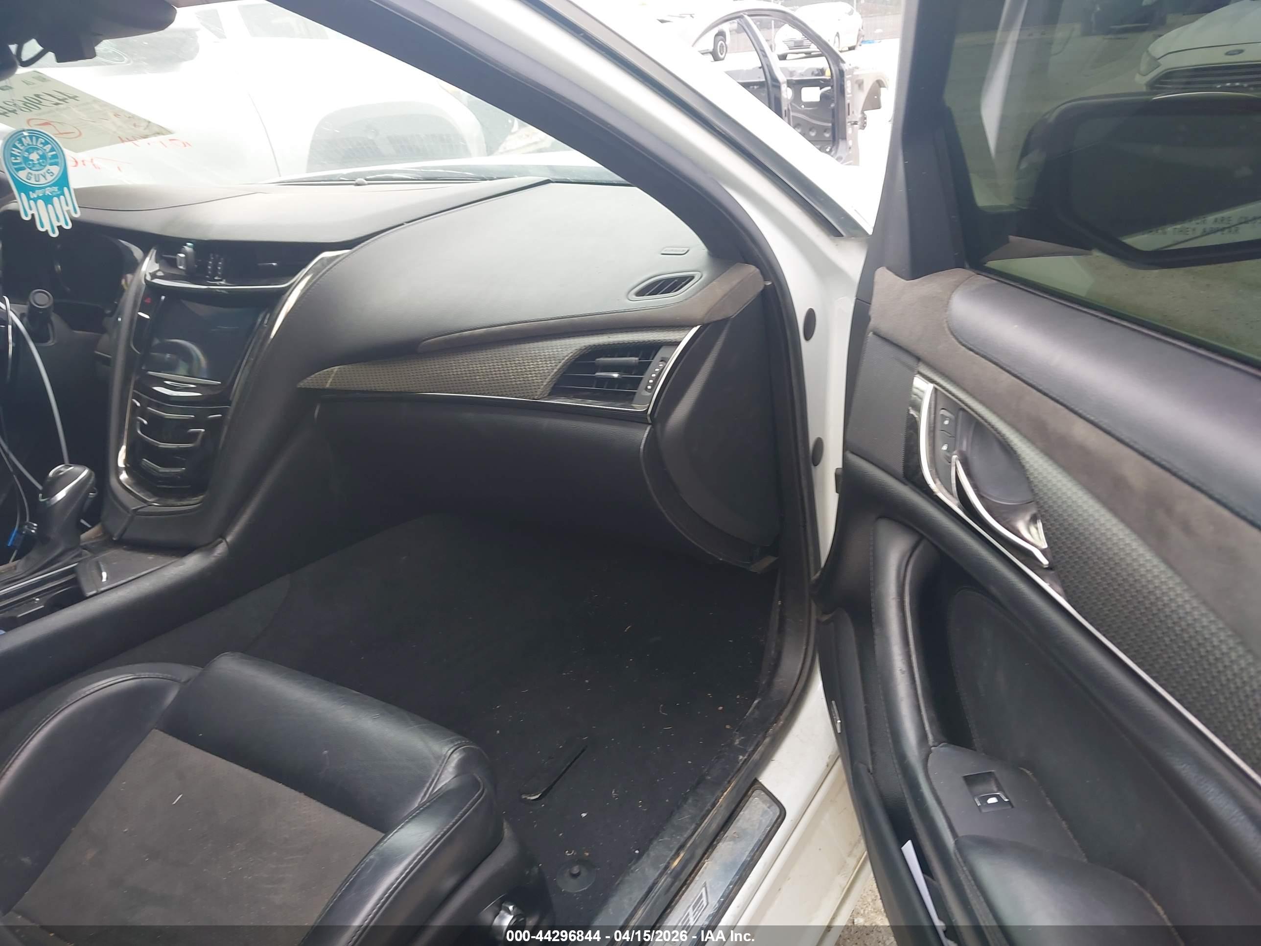 CADILLAC CTS-V image 5